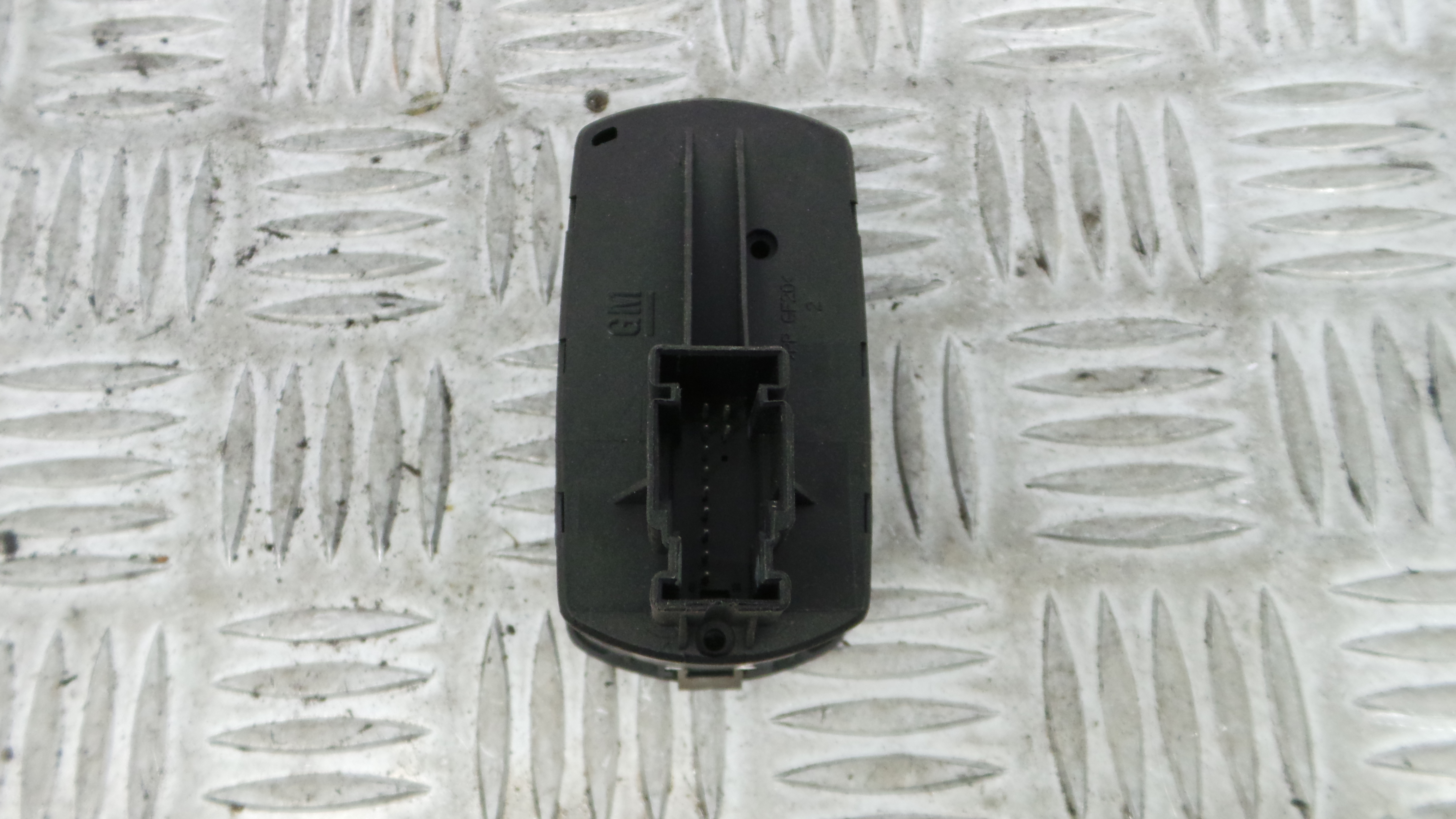Interruptor / Comando Elevador Vidro Frente Esq  13258521 - OPEL CORSA D (S07)-33635072