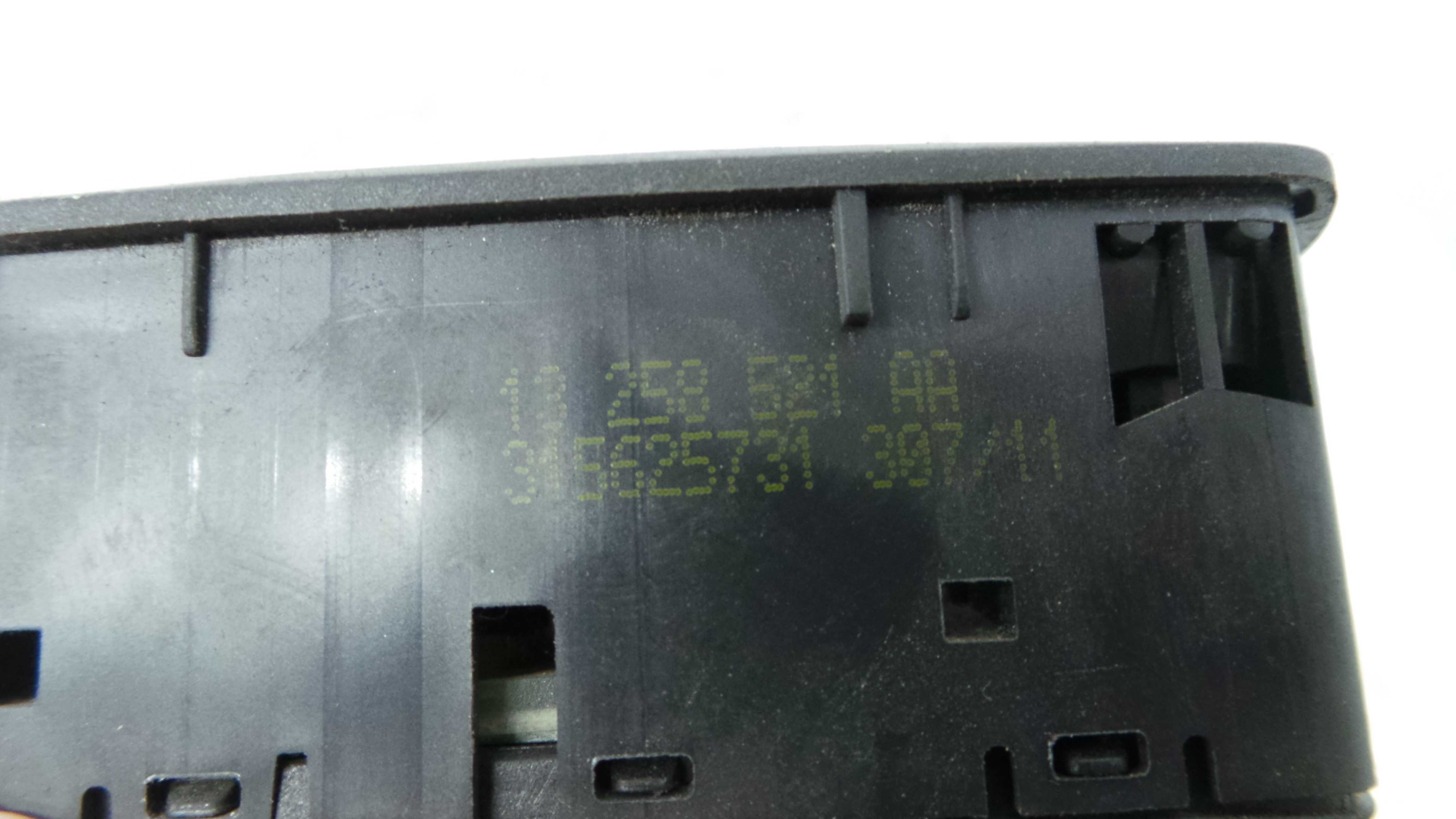 Interruptor / Comando Elevador Vidro Frente Esq  13258521 - OPEL CORSA D (S07)-33635072