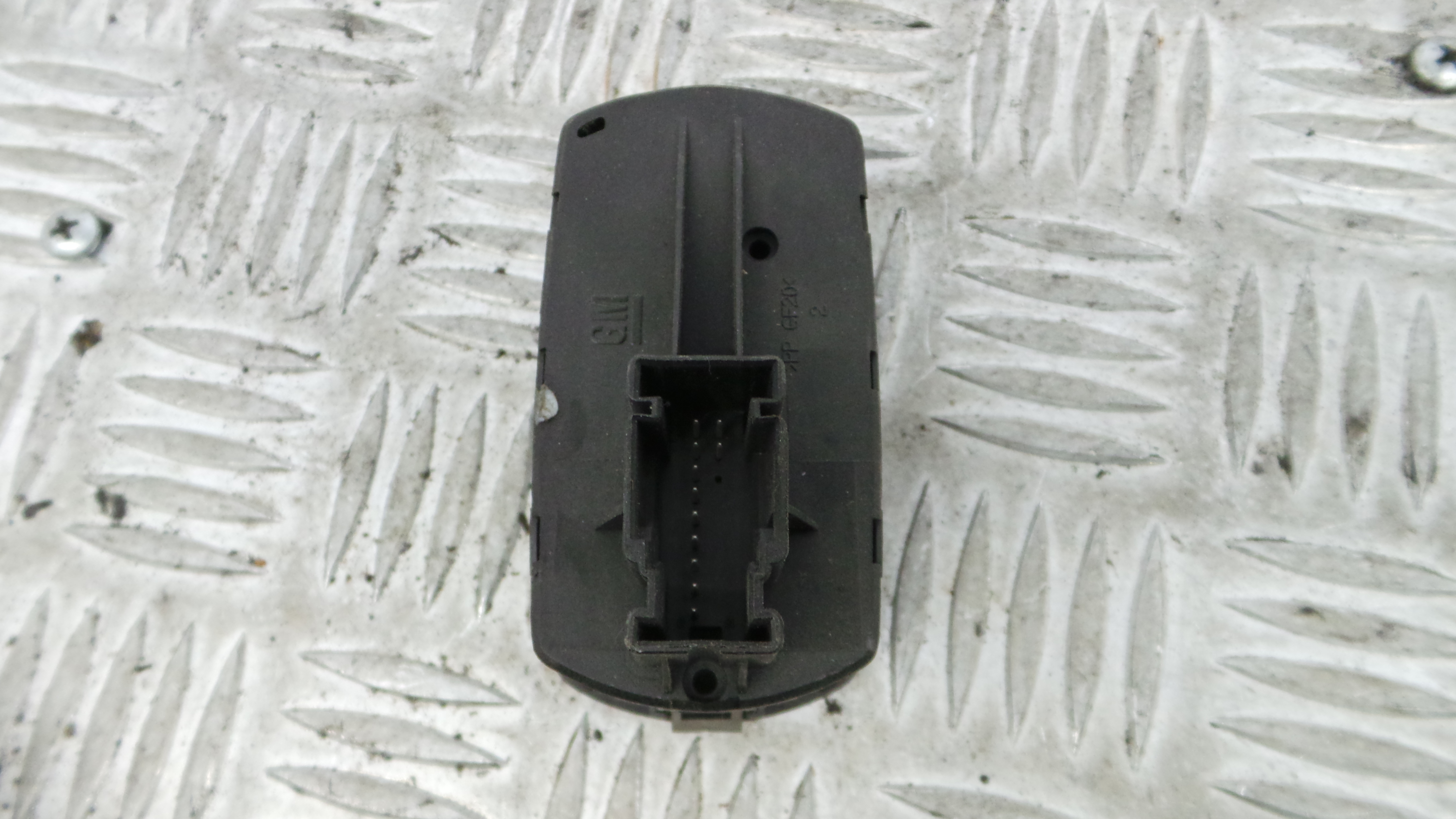 Interruptor / Comando Elevador Vidro Frente Esq  13258521 - OPEL CORSA D (S07)-33635078