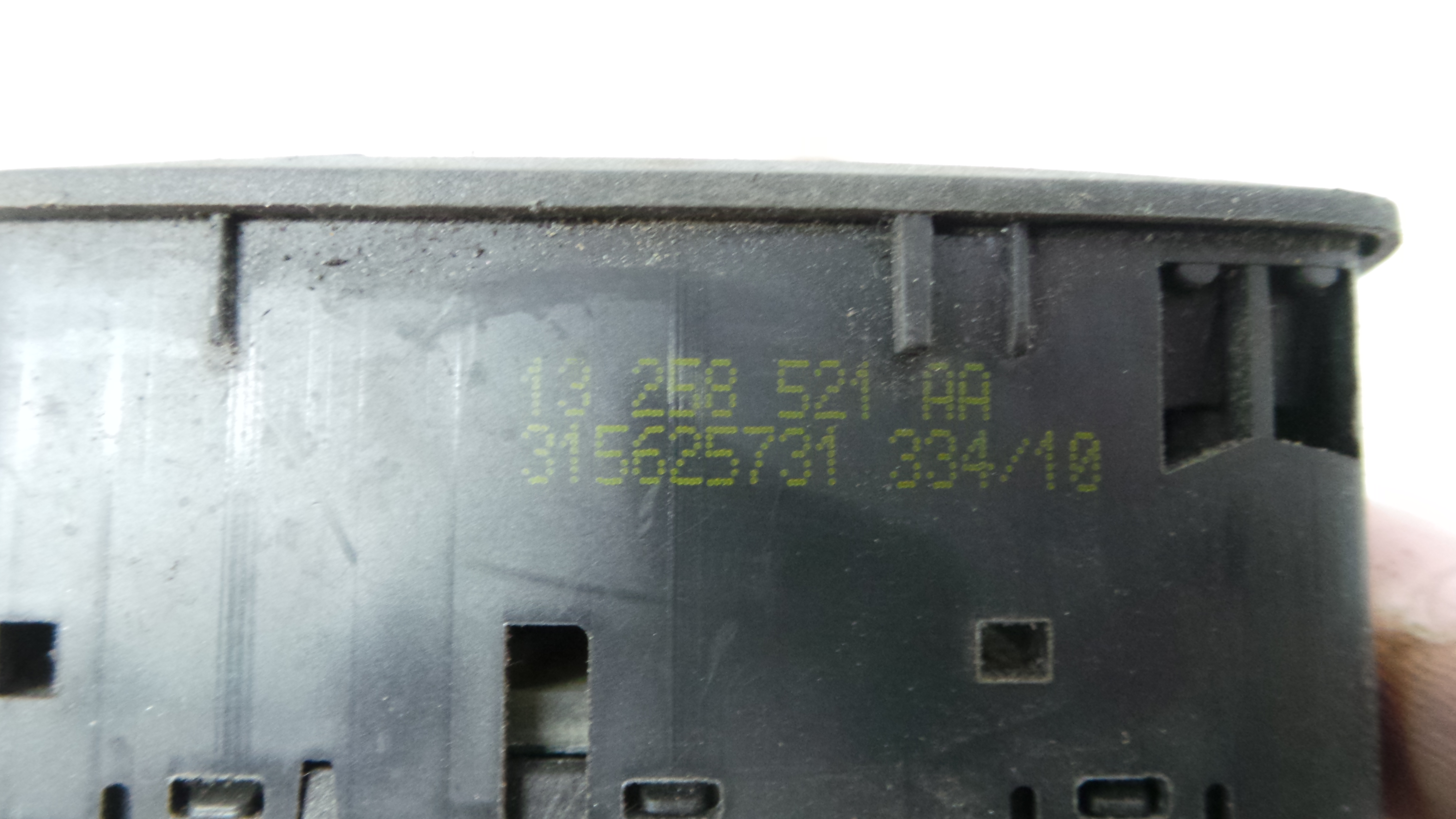 Interruptor / Comando Elevador Vidro Frente Esq  13258521 - OPEL CORSA D (S07)-33635078