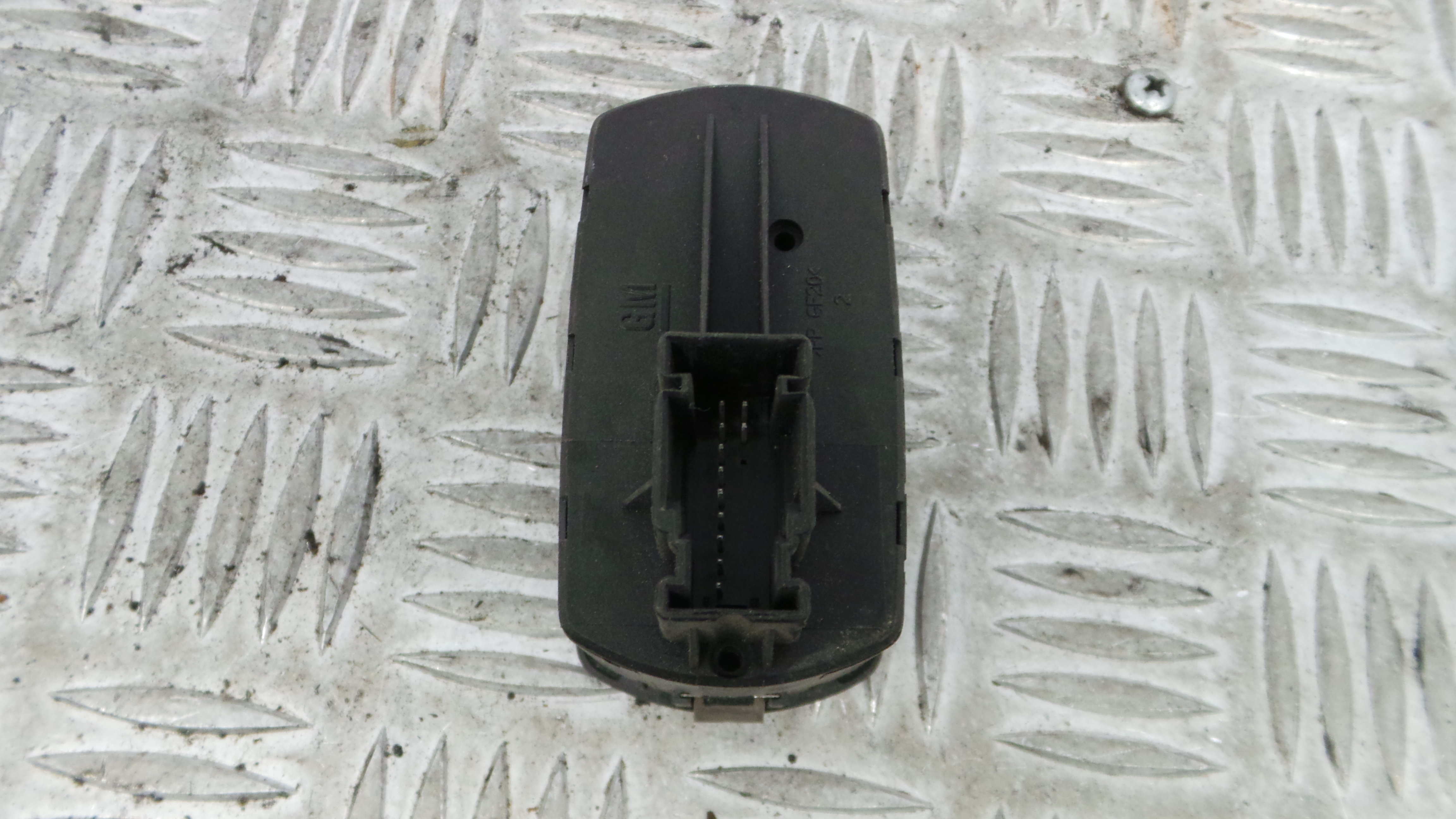 Interruptor / Comando Elevador Vidro Frente Esq  13258521 - OPEL CORSA D (S07)-33635081