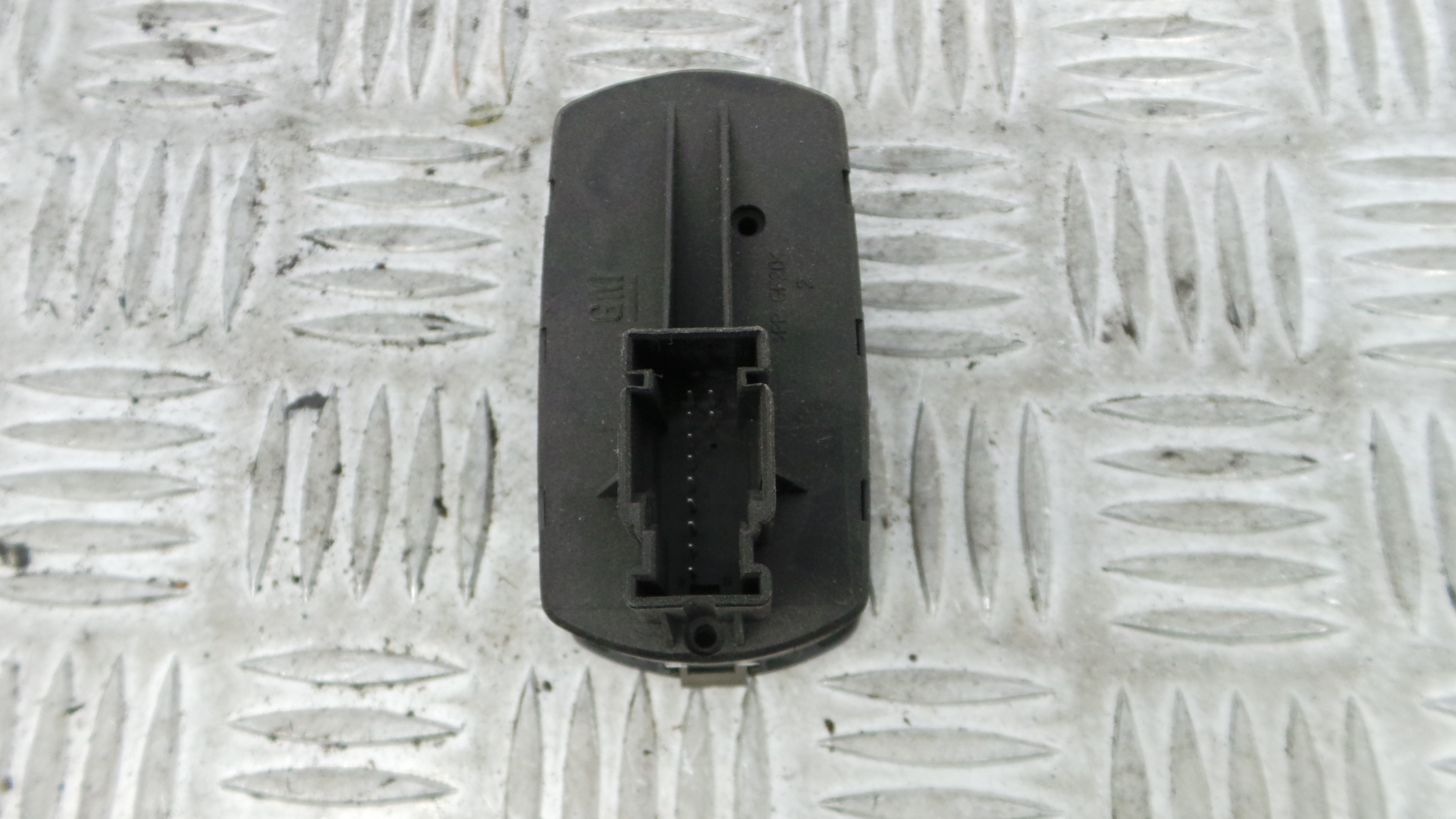 Interruptor / Comando Elevador Vidro Frente Esq  13258521 - OPEL CORSA D (S07)-33635093