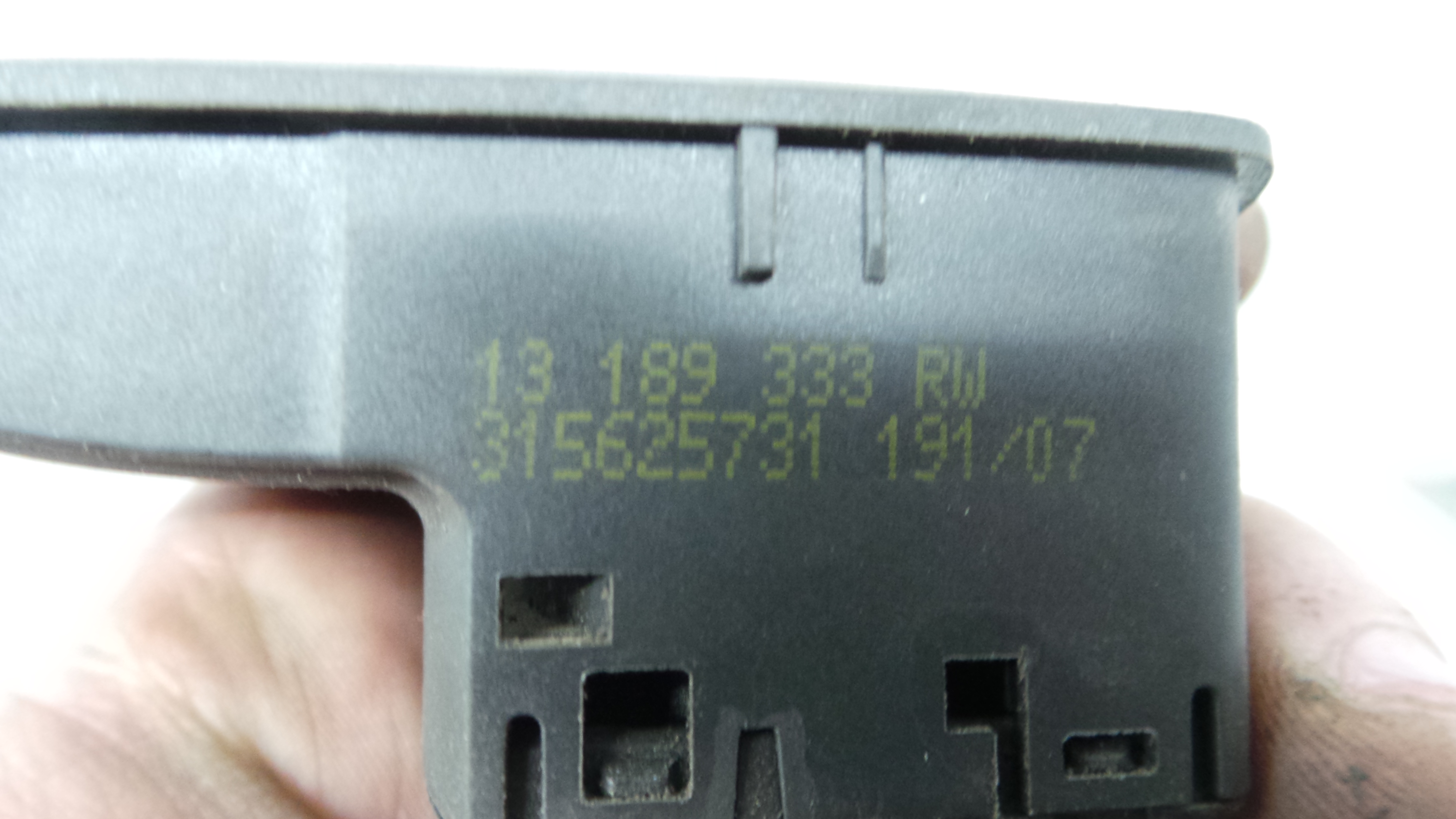 Interruptor / Comando Elevador Vidro Frente Dto  13189333 - OPEL CORSA D (S07)-33635112