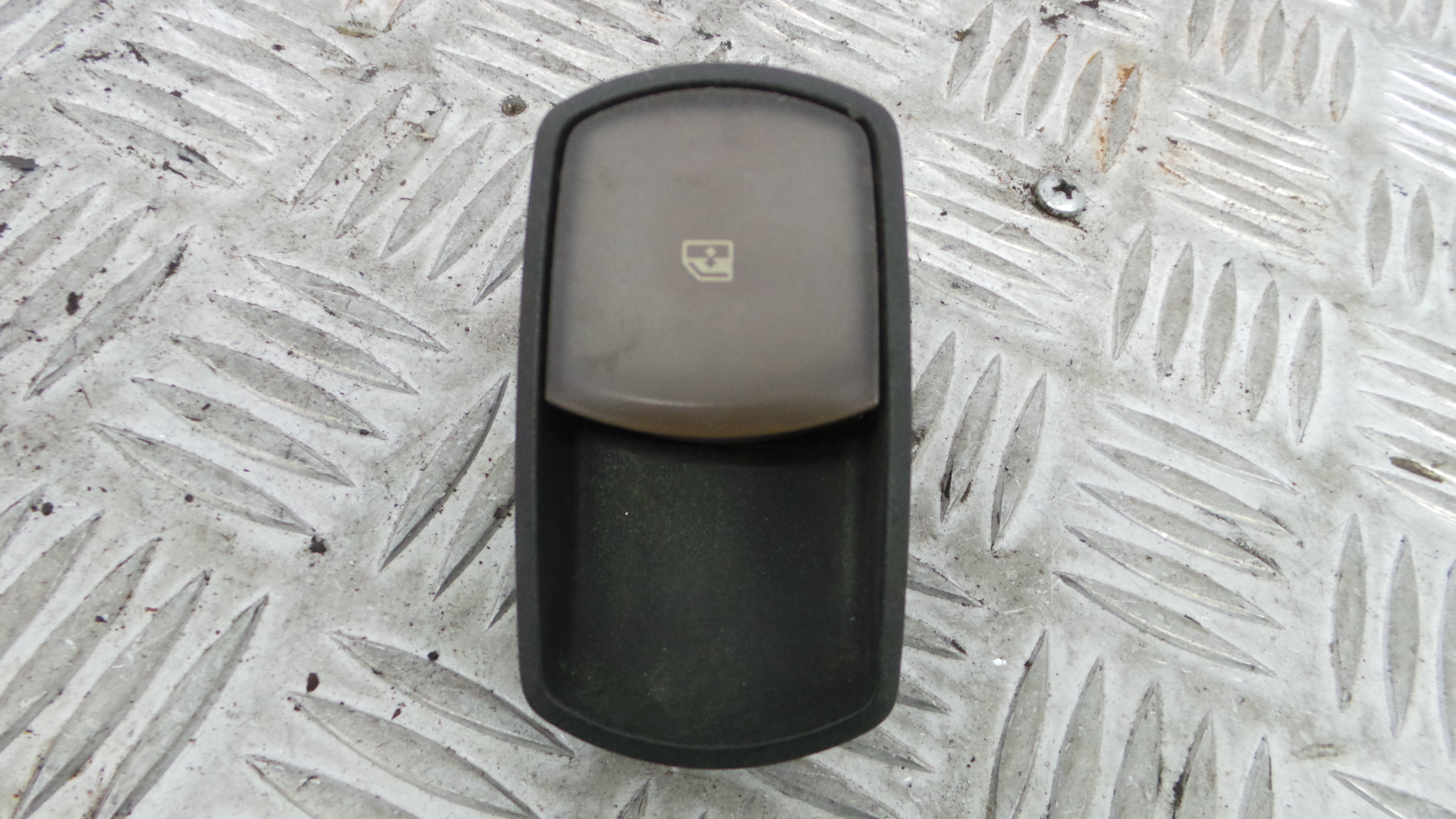 Interruptor / Comando Elevador Vidro Frente Dto  13206806 - OPEL CORSA D (S07)-33635115 Interruptor / Comando Elevador Vidro Frente Dto  13206806 - OPEL CORSA D (S07)-33635115