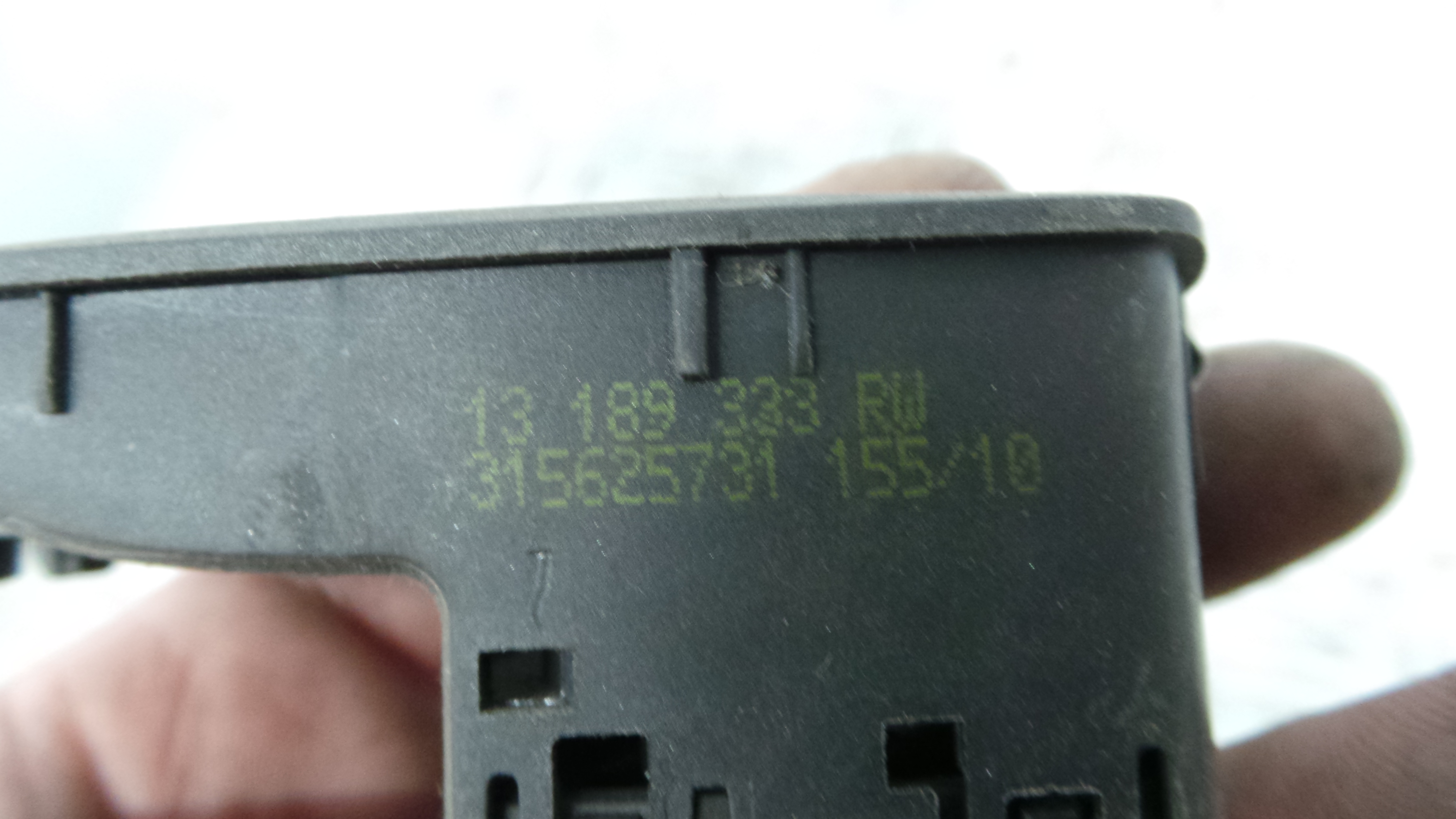 Interruptor / Comando Elevador Vidro Frente Dto  13189333 - OPEL CORSA D (S07)-33635118