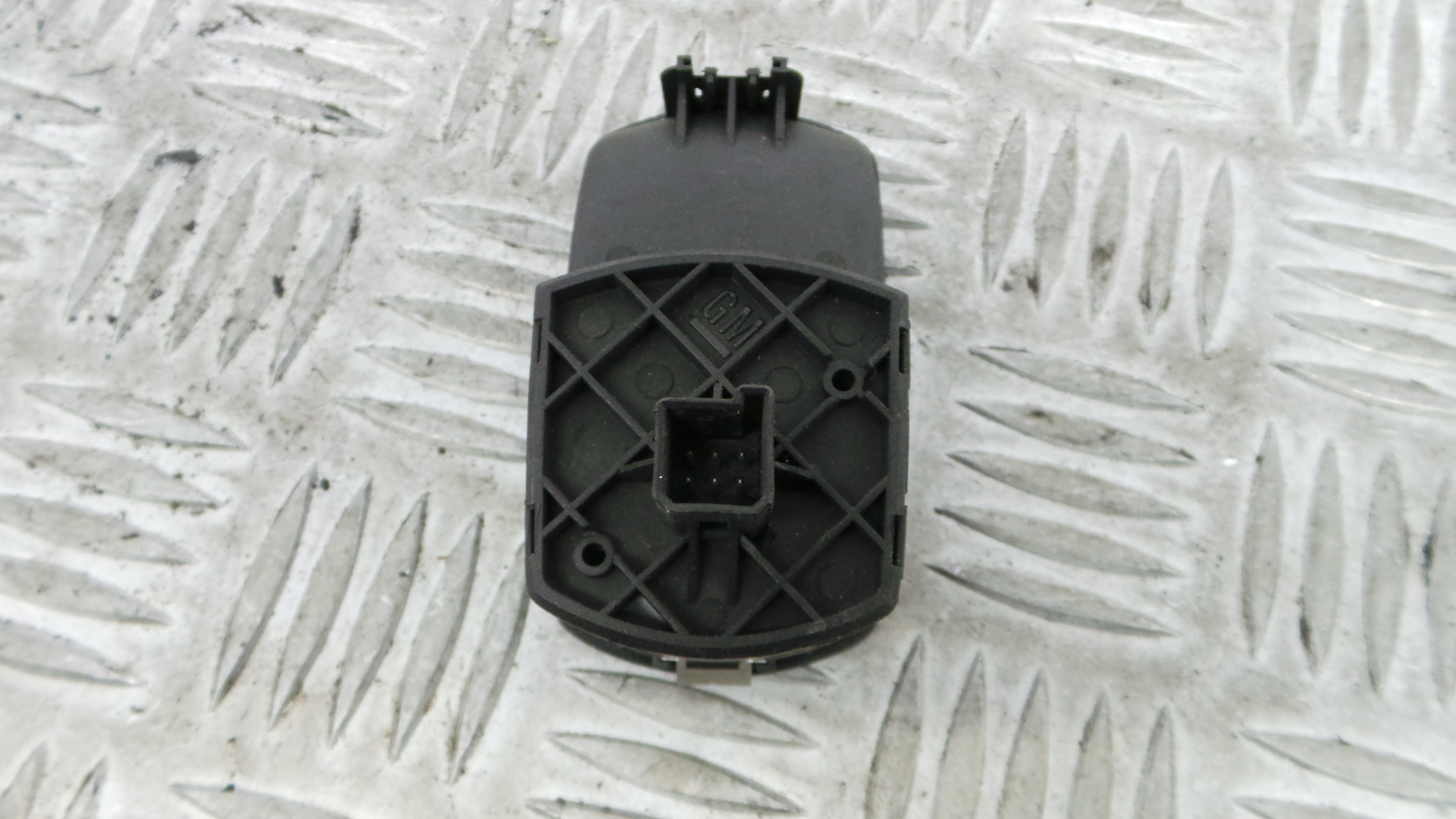 Interruptor / Comando Elevador Vidro Frente Dto  13206806 - OPEL CORSA D (S07)-33635121