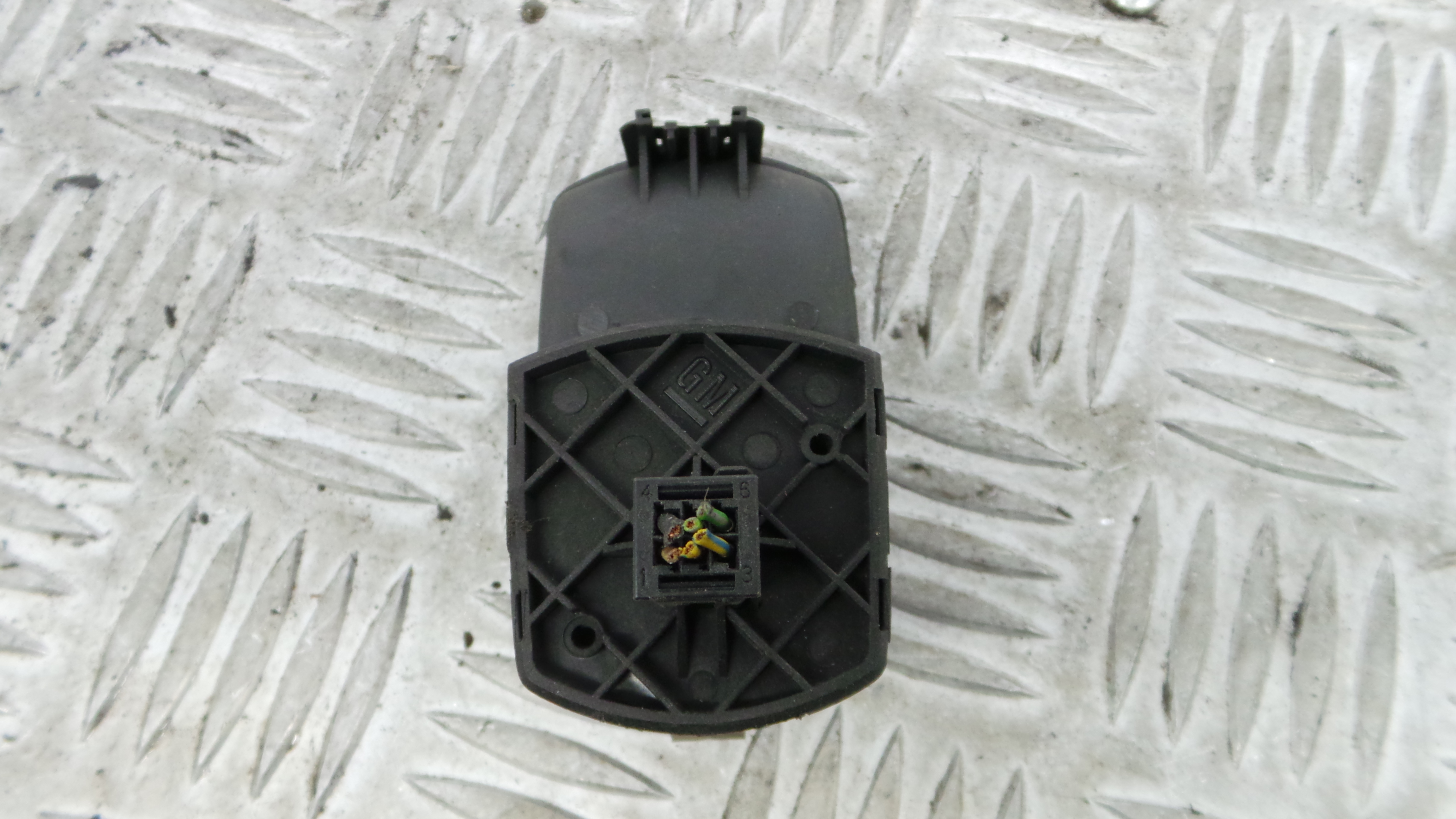 Interruptor / Comando Elevador Vidro Frente Dto  13189333 - OPEL CORSA D (S07)-33635127