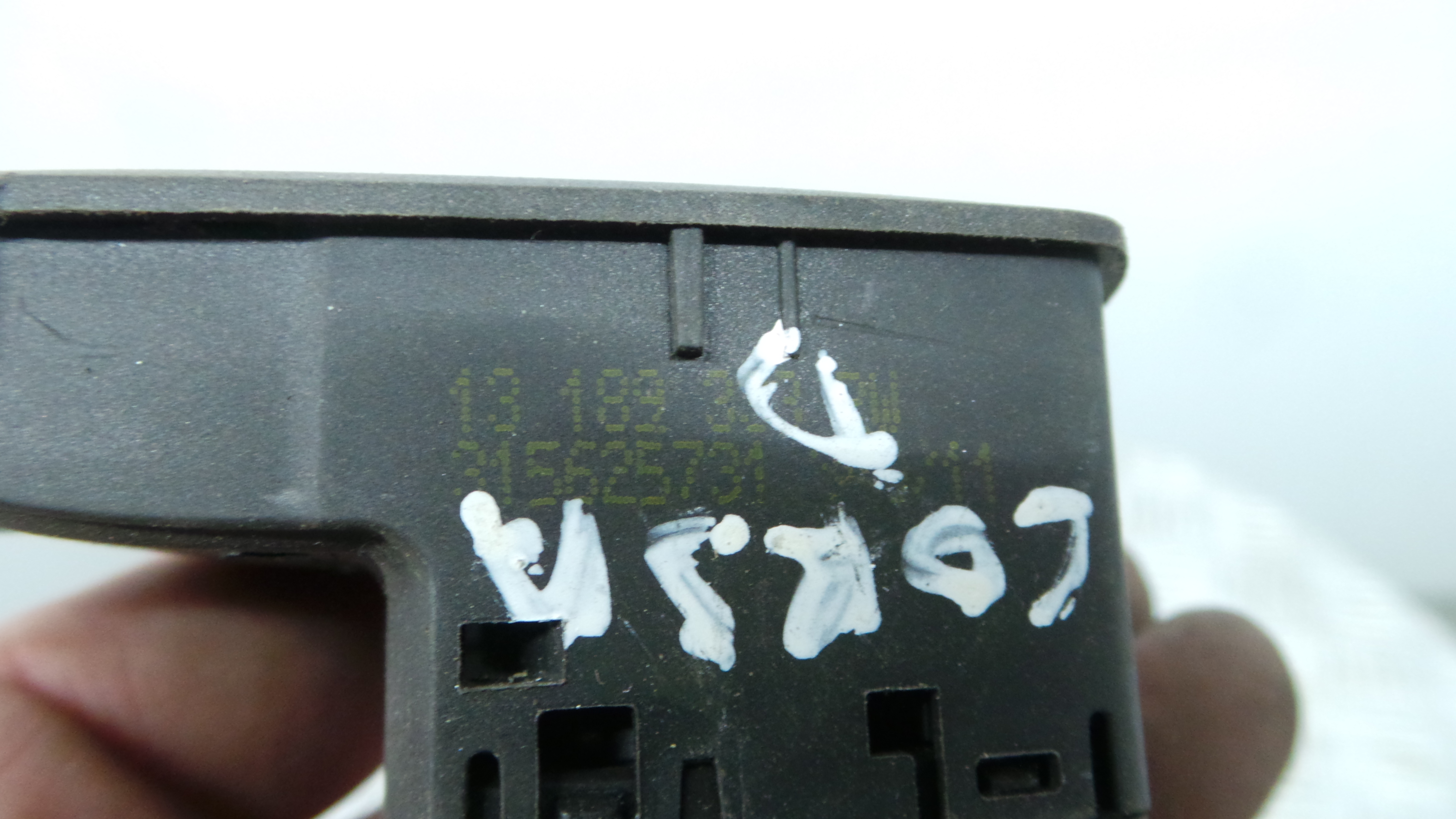 Interruptor / Comando Elevador Vidro Frente Dto  13189333 - OPEL CORSA D (S07)-33635127