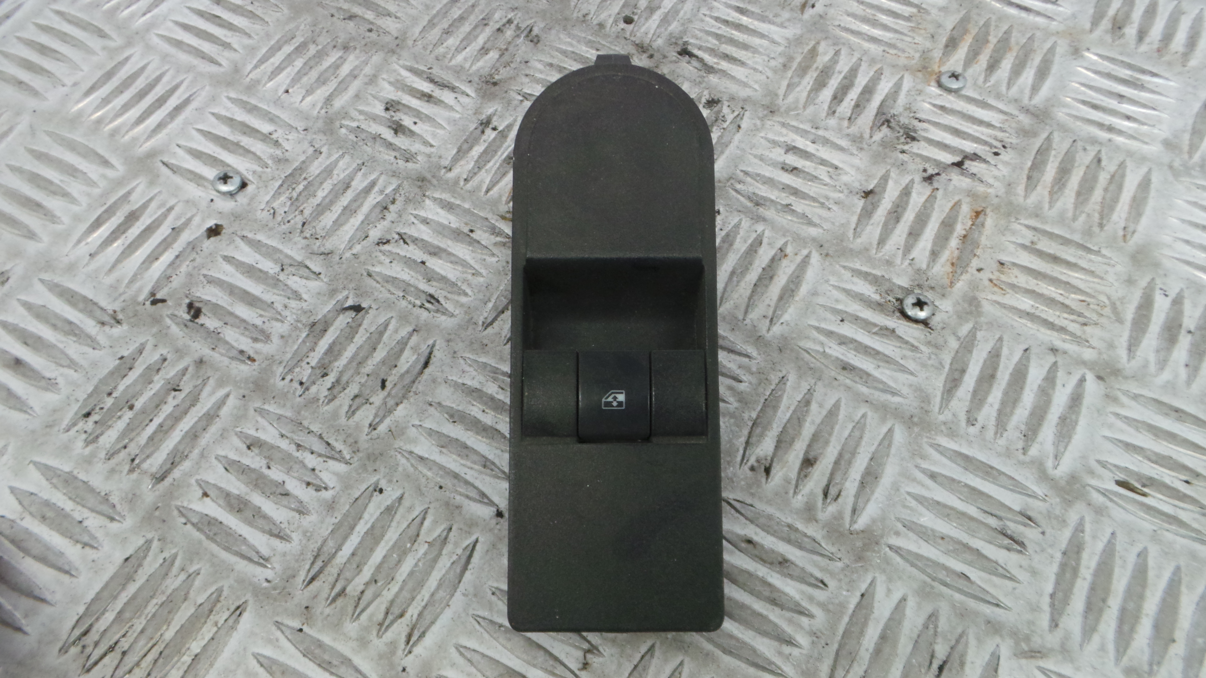 Interruptor / Comando Elevador Vidro Frente Dto  13197132 - OPEL ASTRA H (A04)-33635159