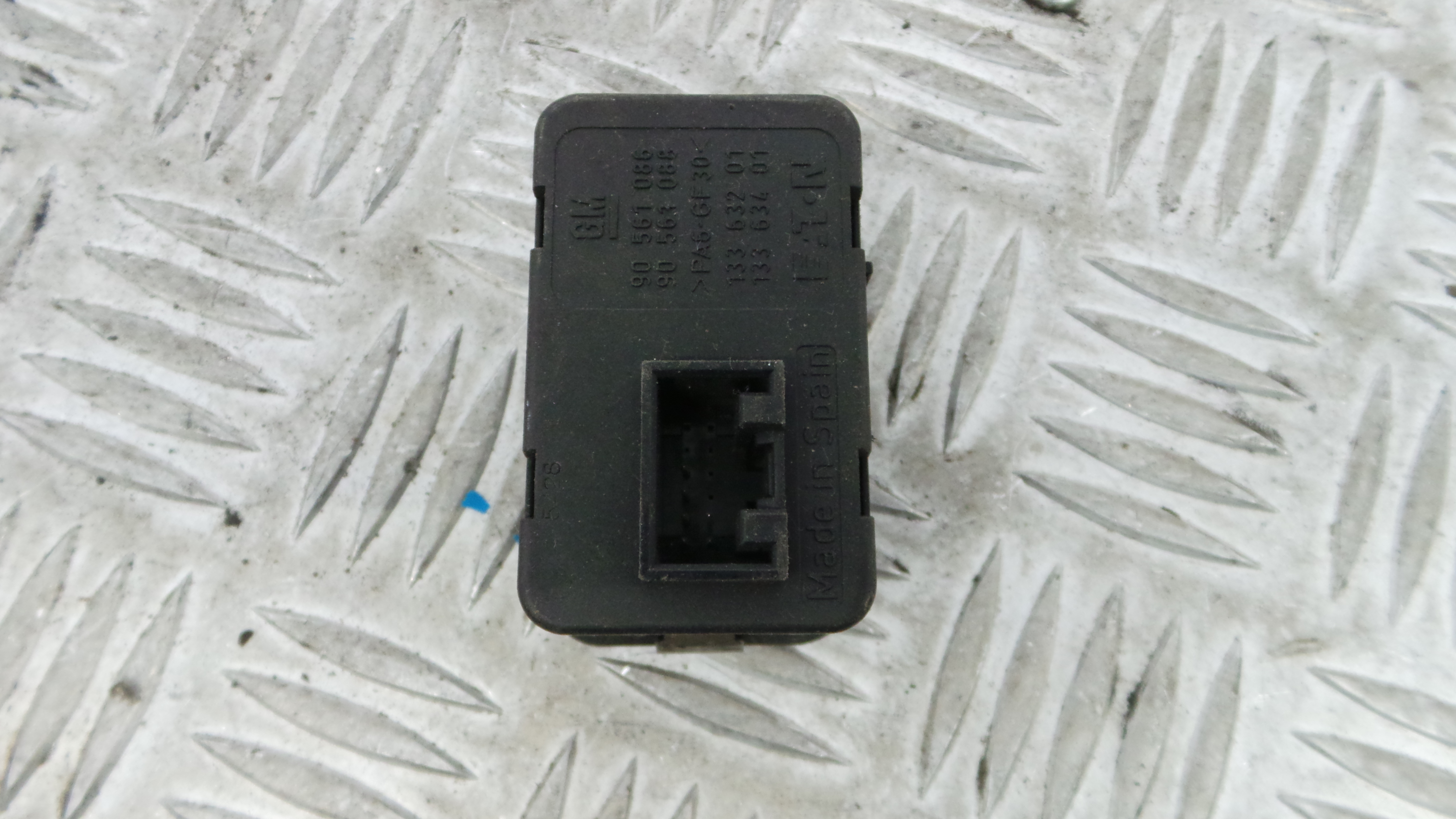 Interruptor / Comando Elevador Vidro Frente Esq  90561086 - OPEL ASTRA G Hatchback (T98)-33635165