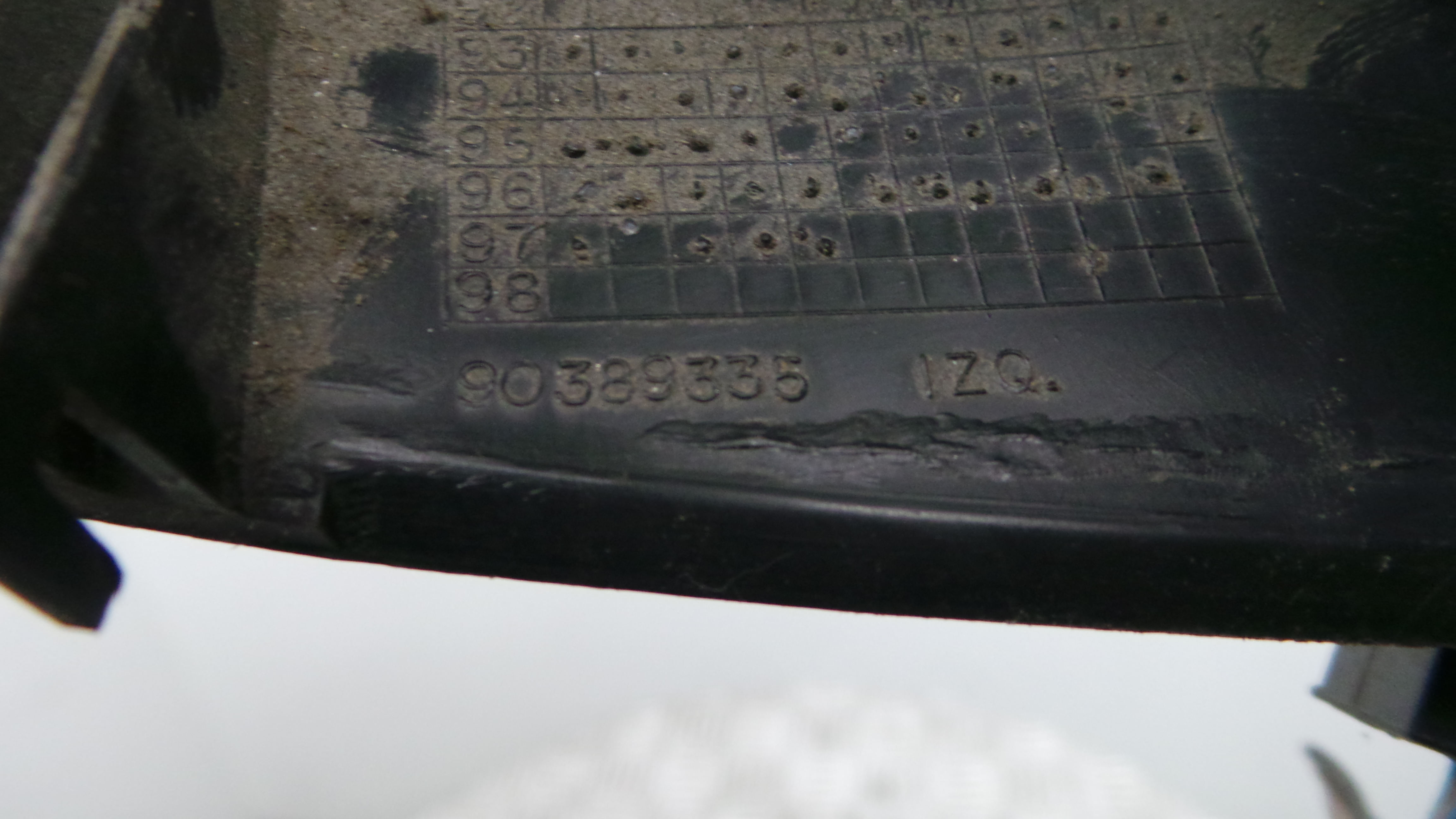 Interruptor / Comando Elevador Vidro Frente Esq  90389335 - OPEL CORSA B (S93)-33635239