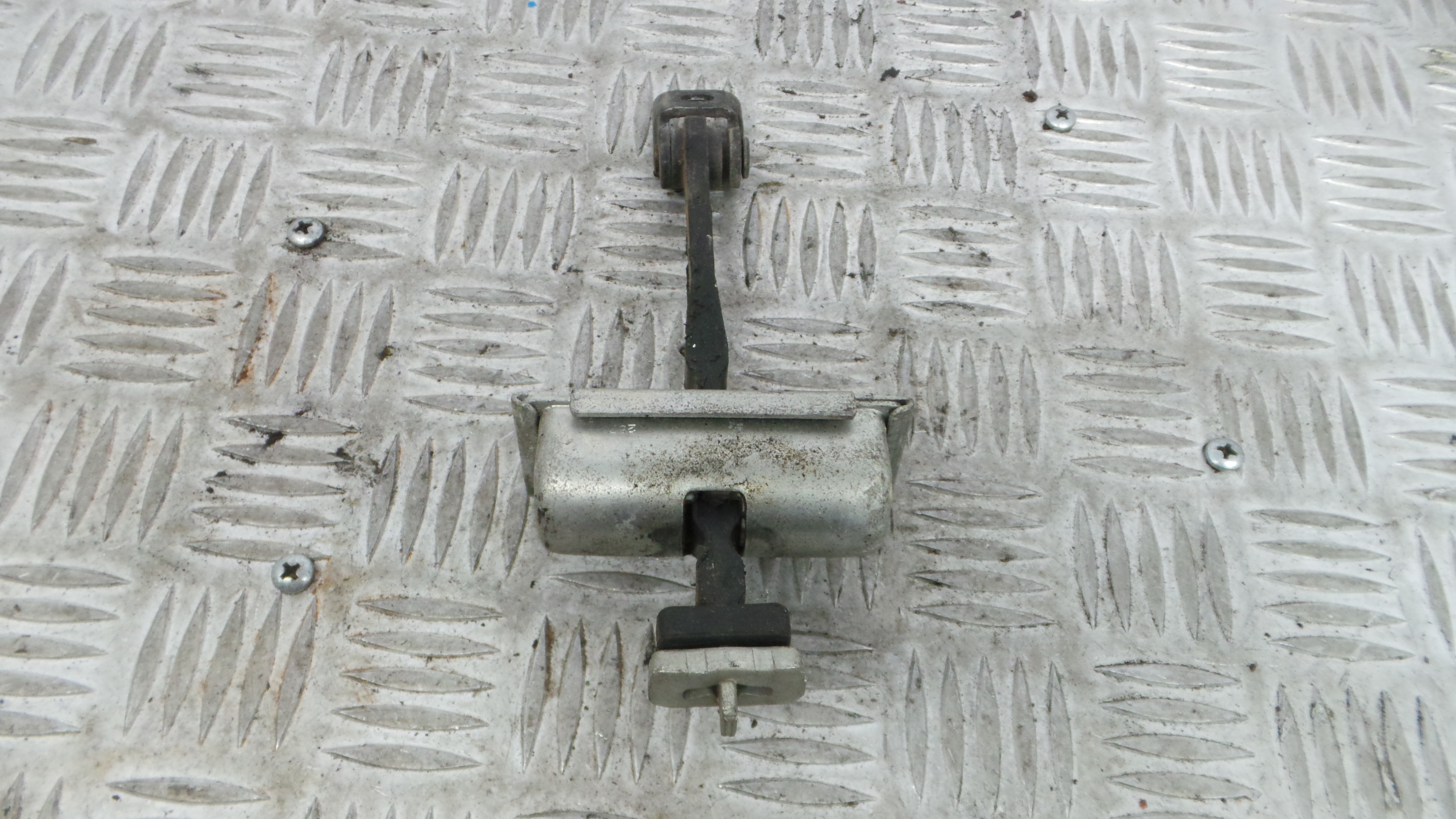 Esticador / Limitador de porta 13242975 - OPEL CORSA D (S07)-33635815