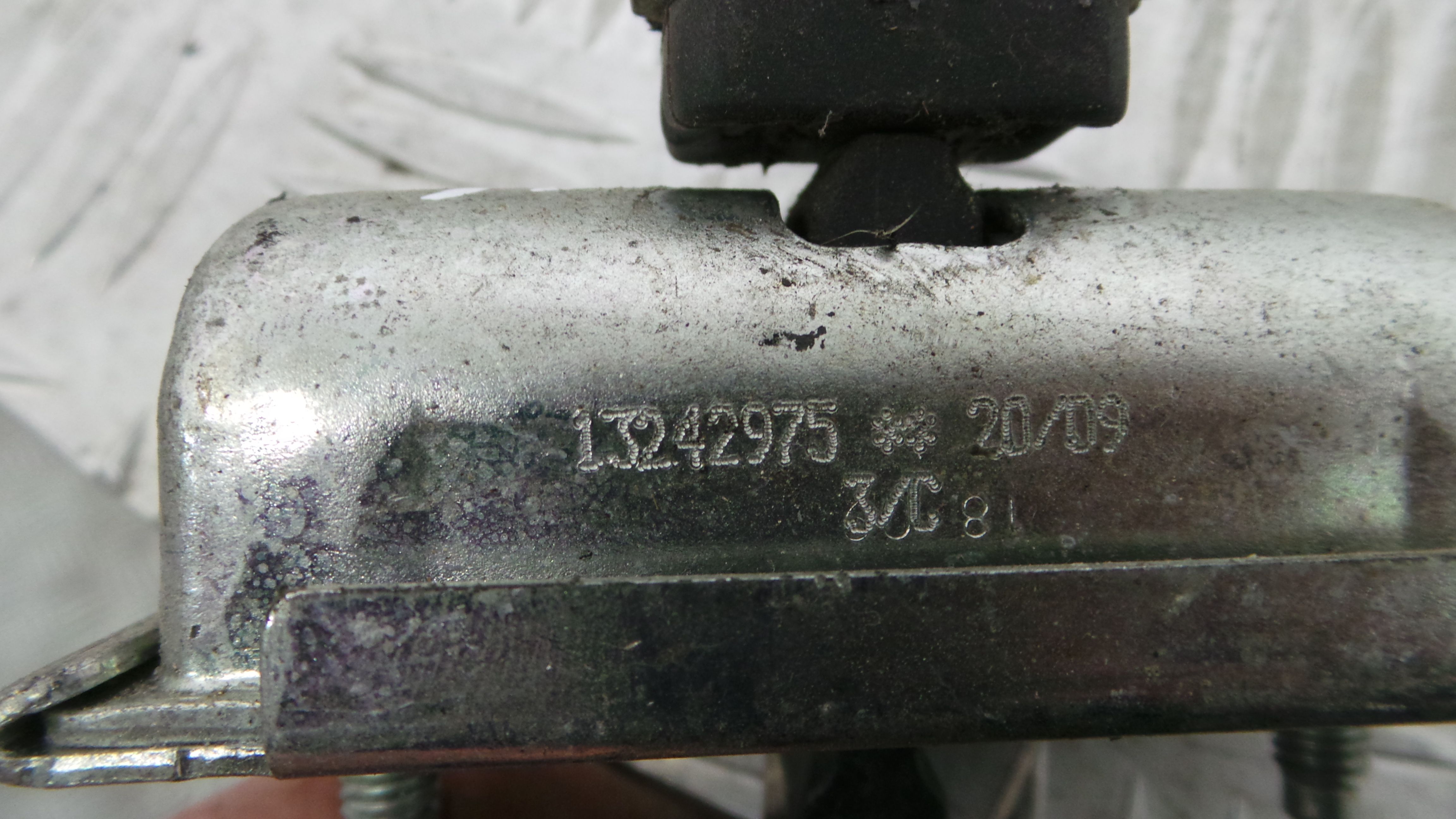 Esticador / Limitador de porta 13242975 - OPEL CORSA D (S07)-33635824