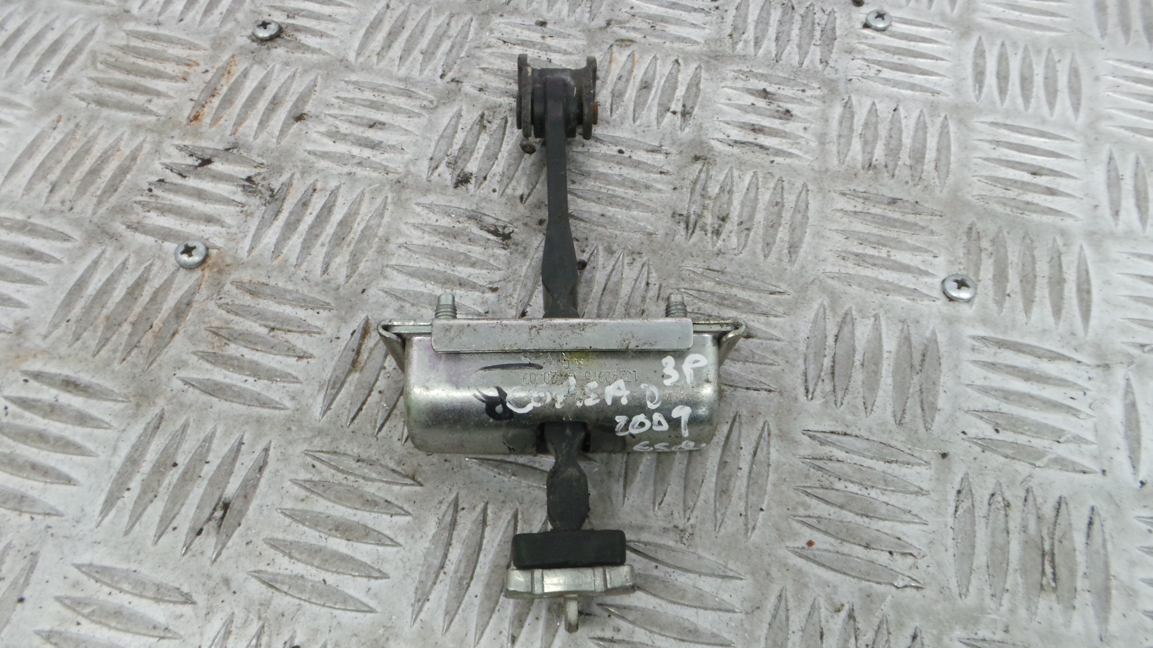 Esticador / Limitador de porta 13242975 - OPEL CORSA D (S07)-33635827