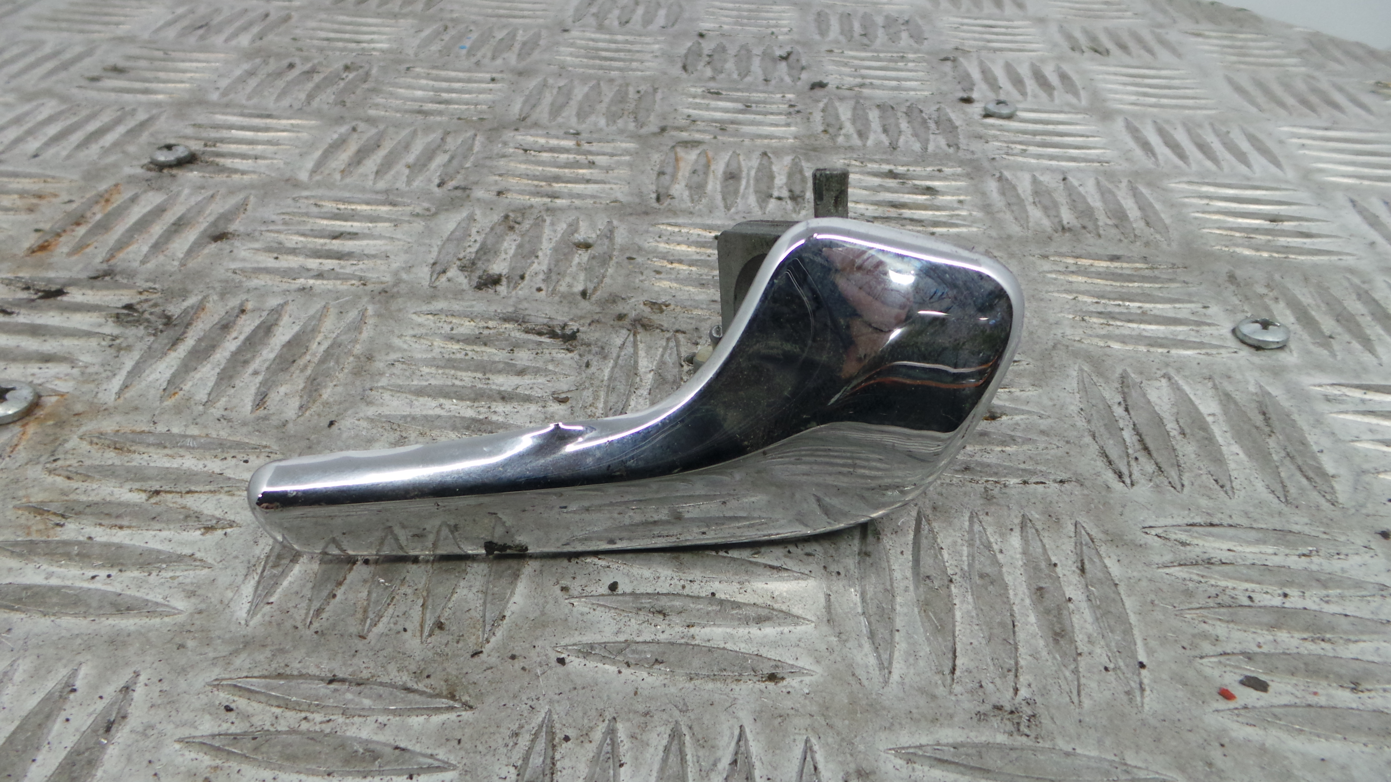 Puxador Interior Frente Direita 13297814 - OPEL CORSA D (S07)-33635856