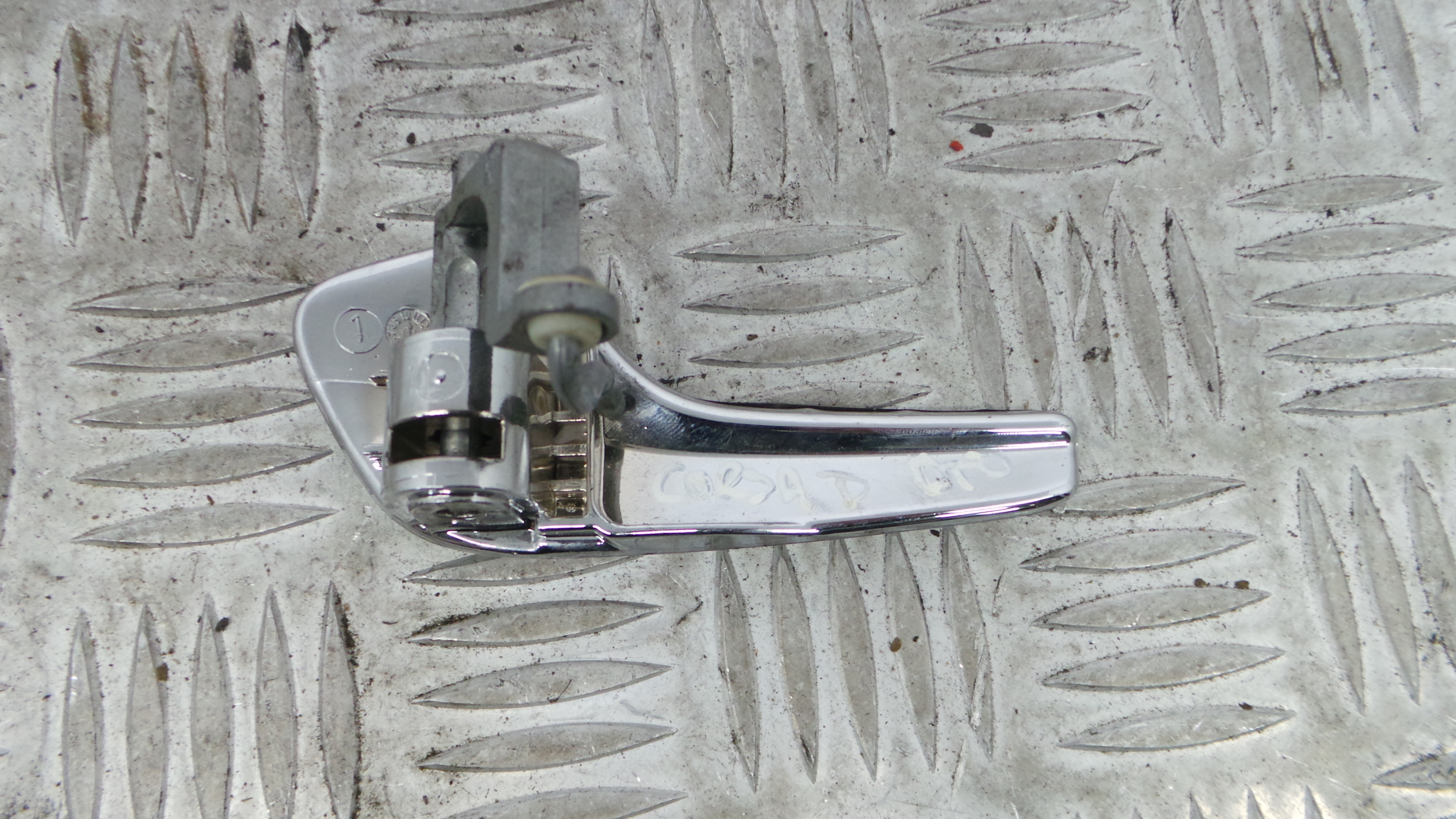 Puxador Interior Frente Direita 13297814 - OPEL CORSA D (S07)-33635856