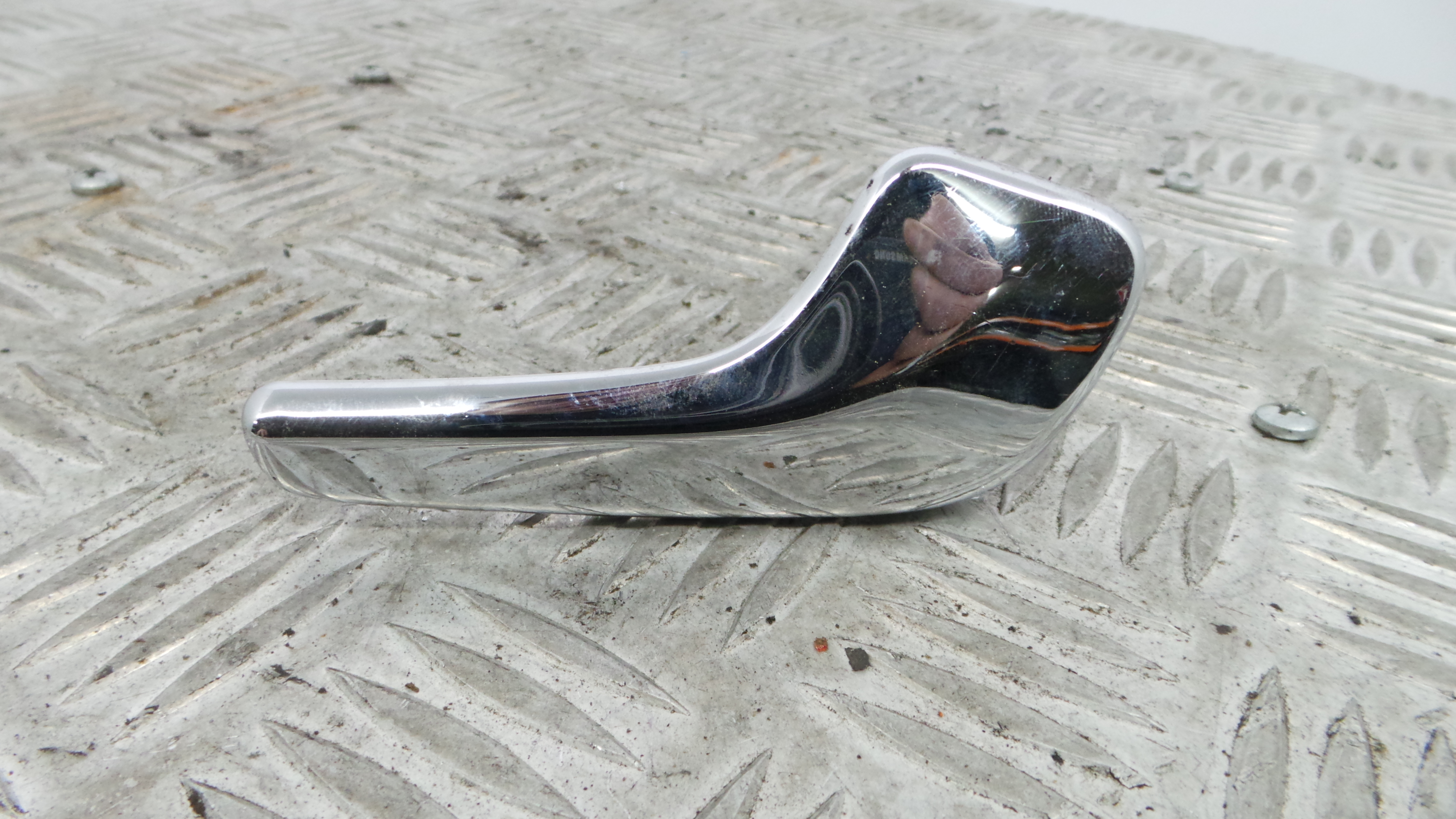 Puxador Interior Frente Direita 13297814 - OPEL CORSA D (S07)-33635899 Puxador Interior Frente Direita 13297814 - OPEL CORSA D (S07)-33635899