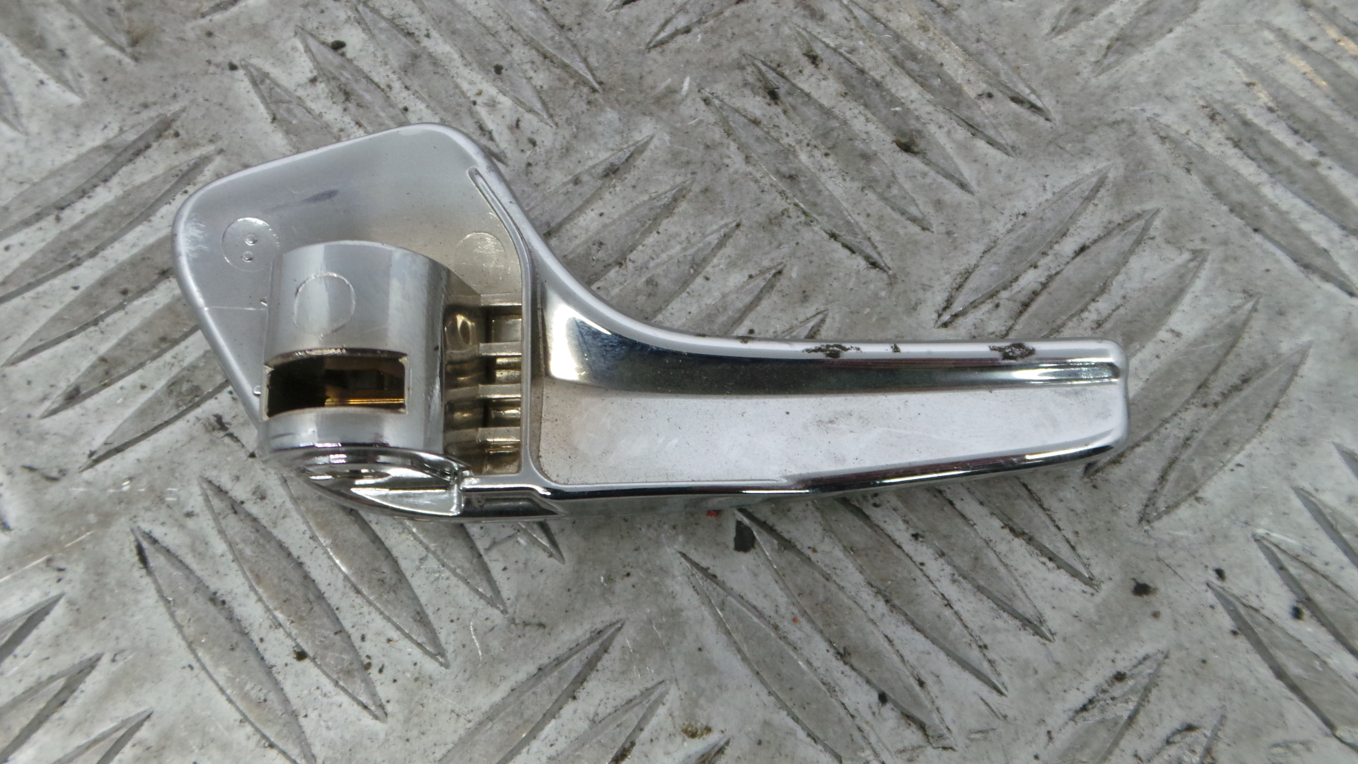 Puxador Interior Frente Direita 13297814 - OPEL CORSA D (S07)-33635920