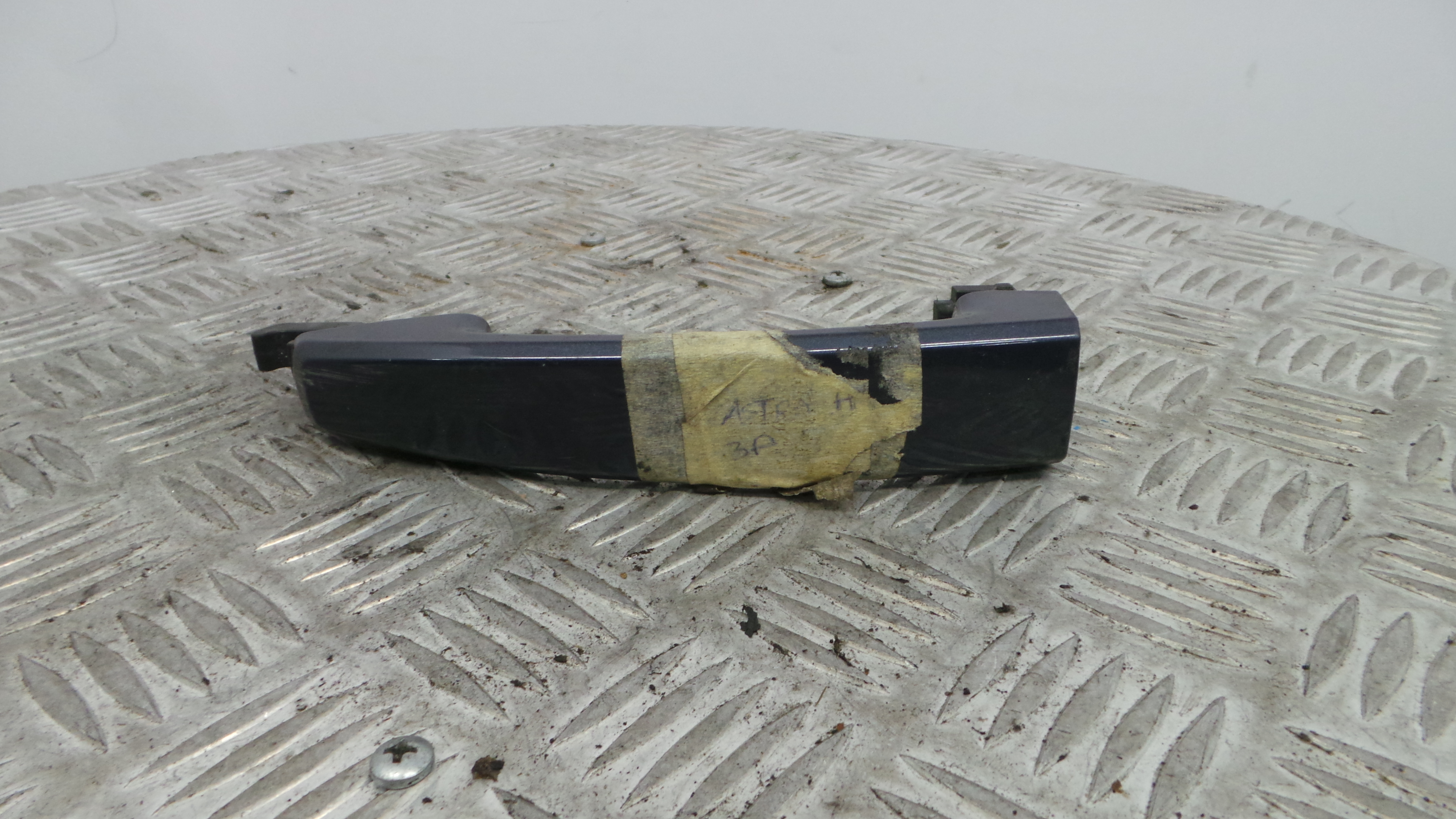 Puxador Exterior Frente Esquerdo 13142767 - OPEL ASTRA H (A04)-33635931 Puxador Exterior Frente Esquerdo 13142767 - OPEL ASTRA H (A04)-33635931