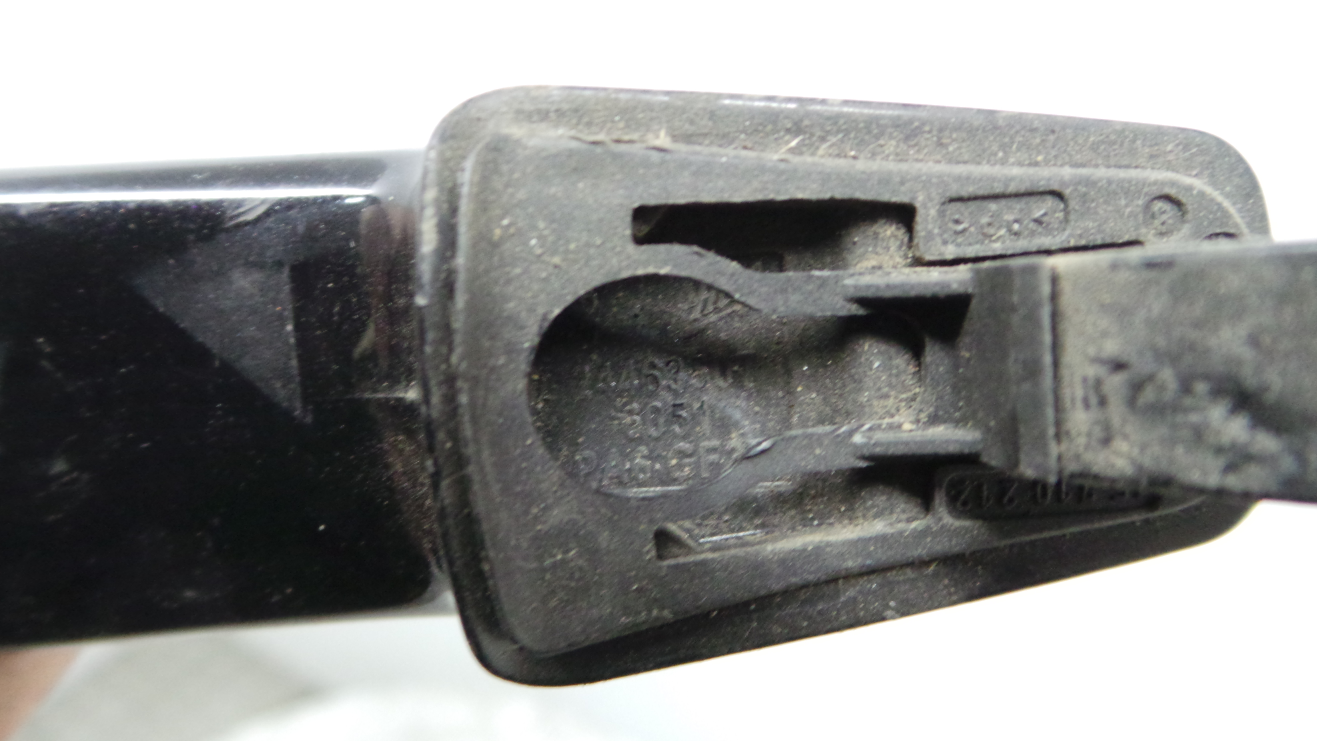 Puxador Exterior Frente Direita  24463507 - OPEL CORSA D (S07)-33635939