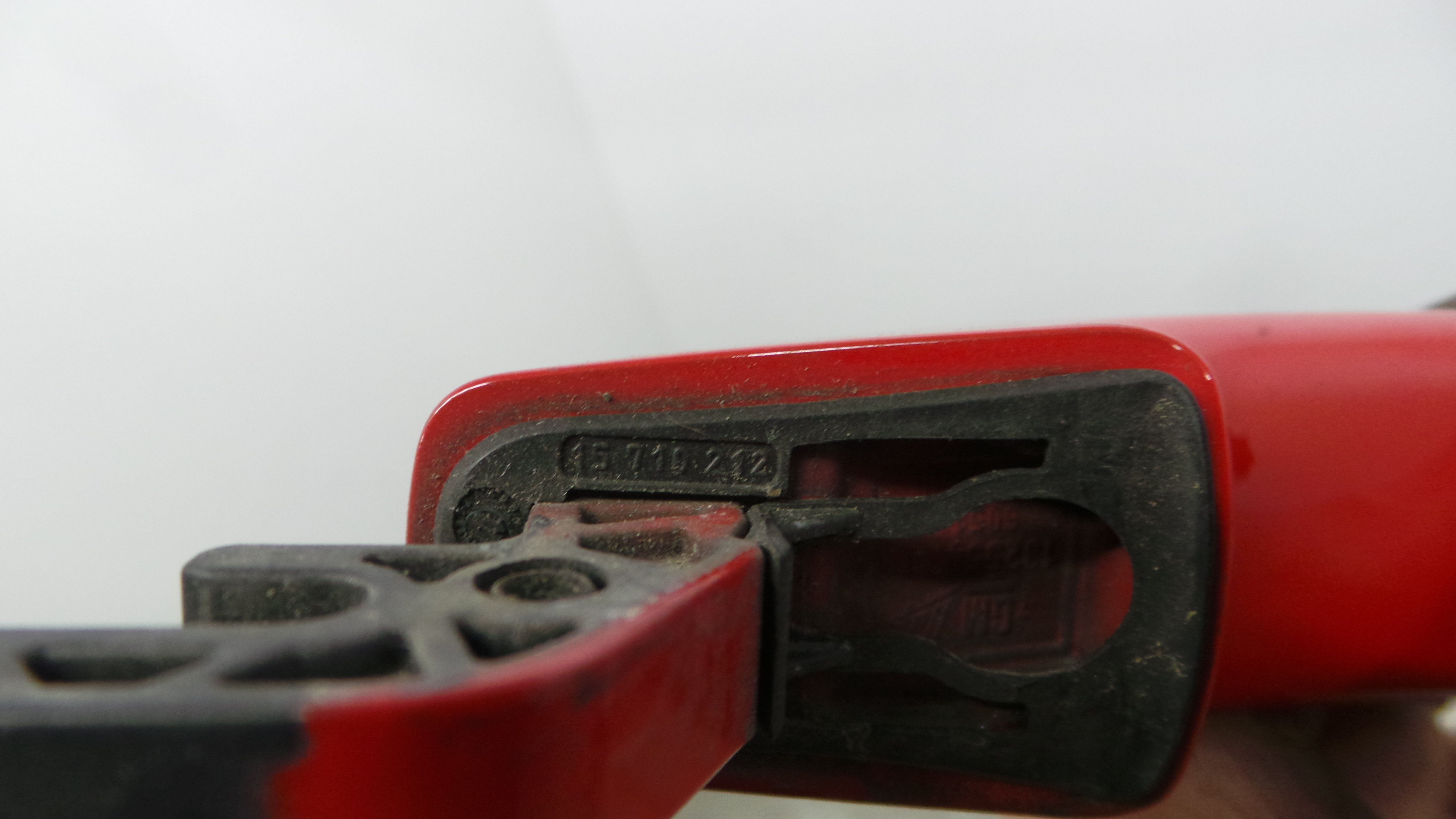 Puxador Exterior Frente Direita 13255474 - OPEL CORSA D (S07)-33635943