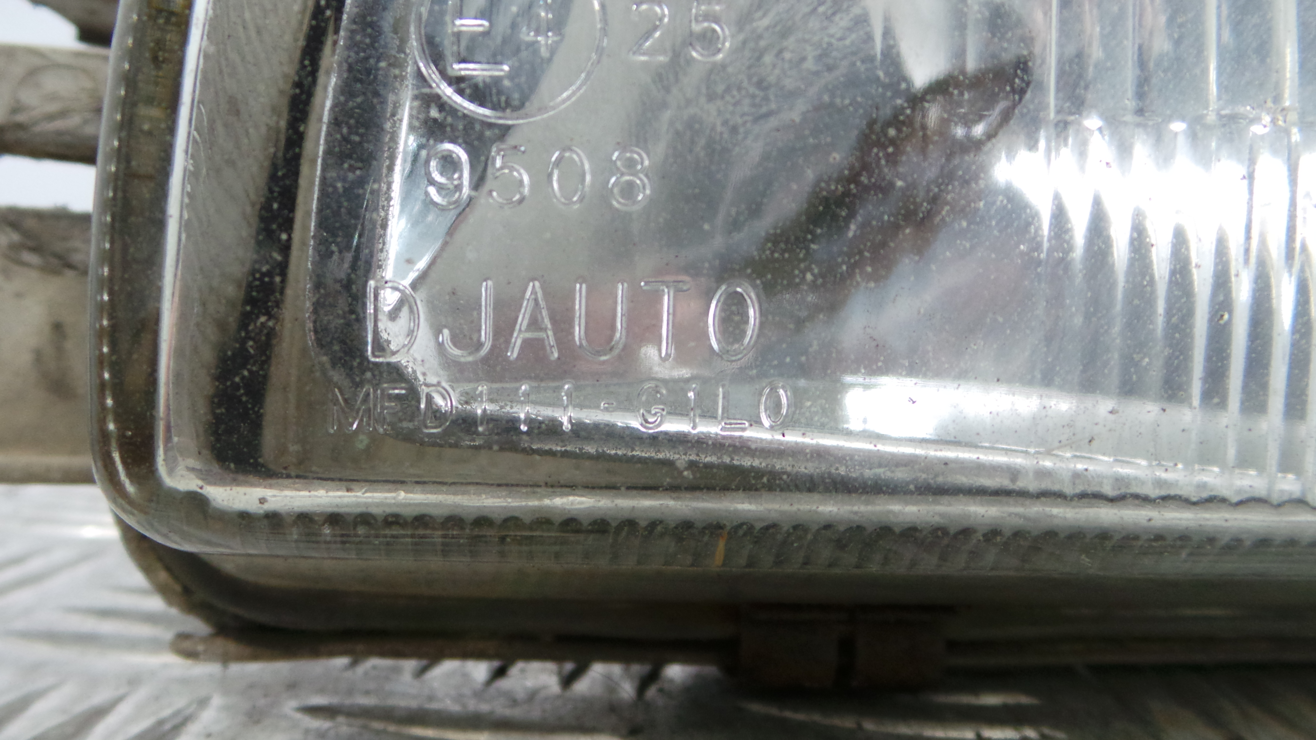 Ótica Esq MFD111-G1L0 - FORD COURIER Caixa/monovolume (J5_, J3_), FIESTA Caixa/monovolume (J5_, J3_-33636125