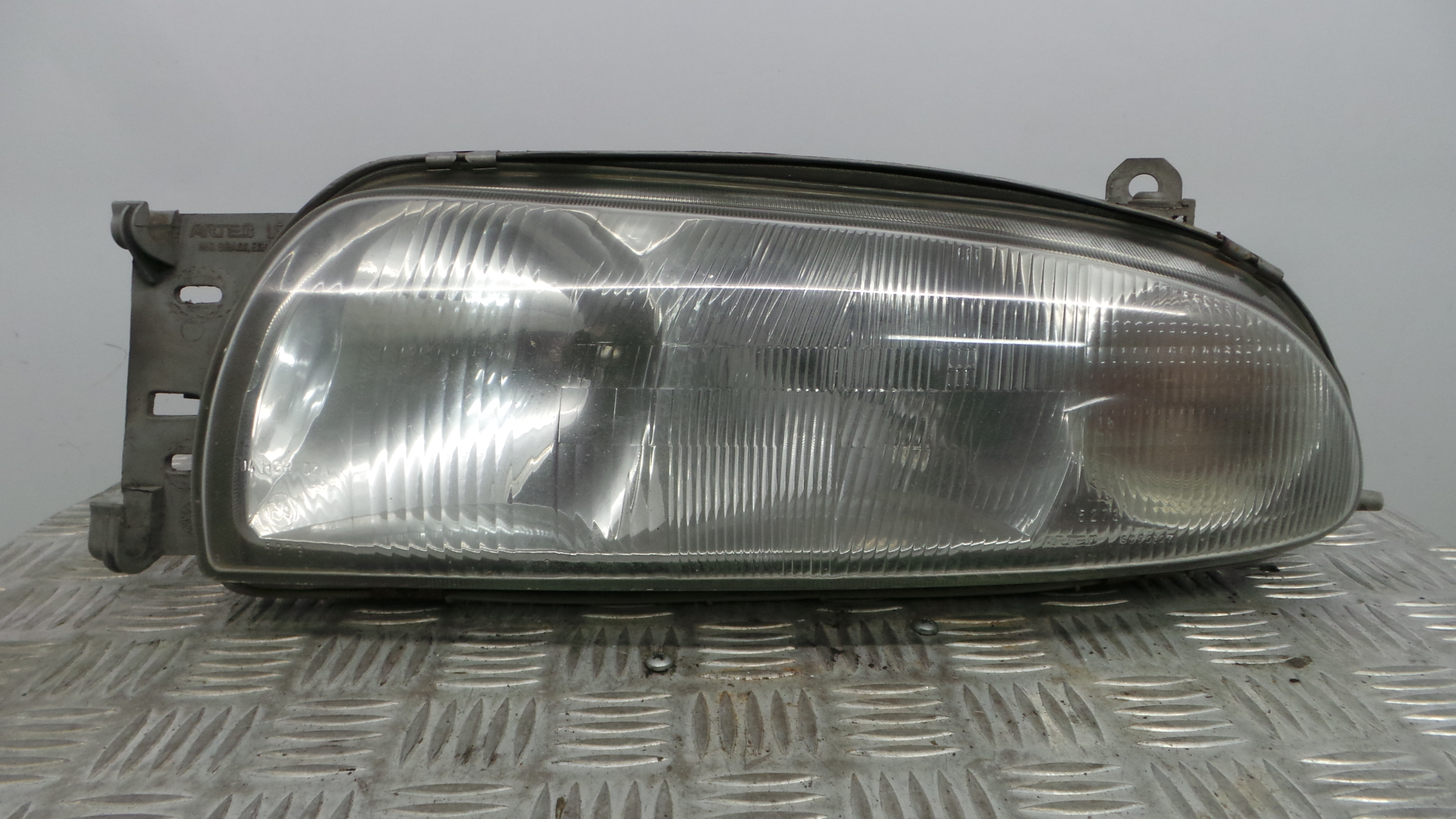 Ótica Esq 6090107 - FORD FIESTA IV (JA_, JB_), FIESTA Mk IV (JA_, JB_)-33636153