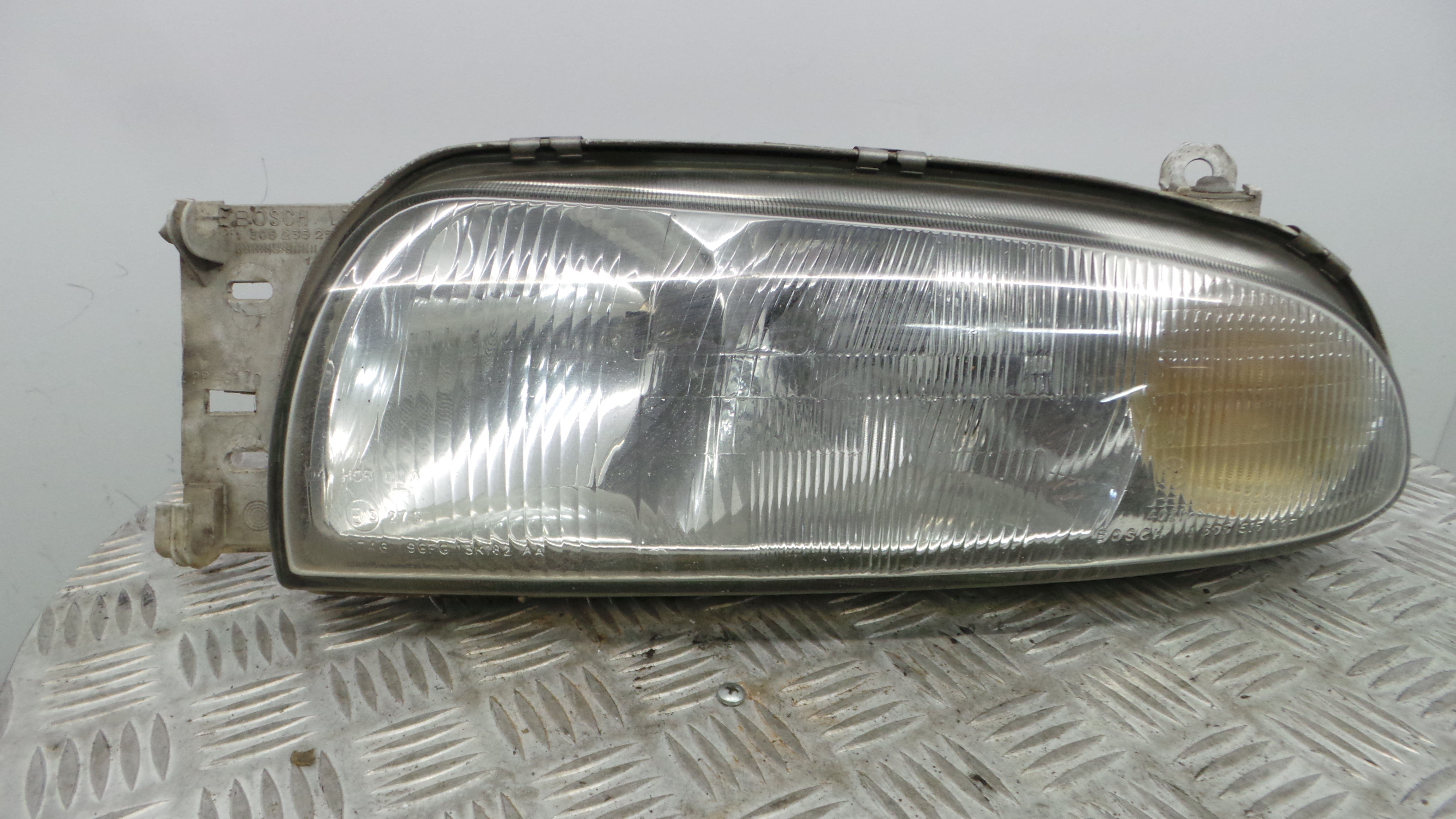 Ótica Esq 96FG-13006-AG - FORD FIESTA IV (JA_, JB_), FIESTA Mk IV (JA_, JB_)-33636182