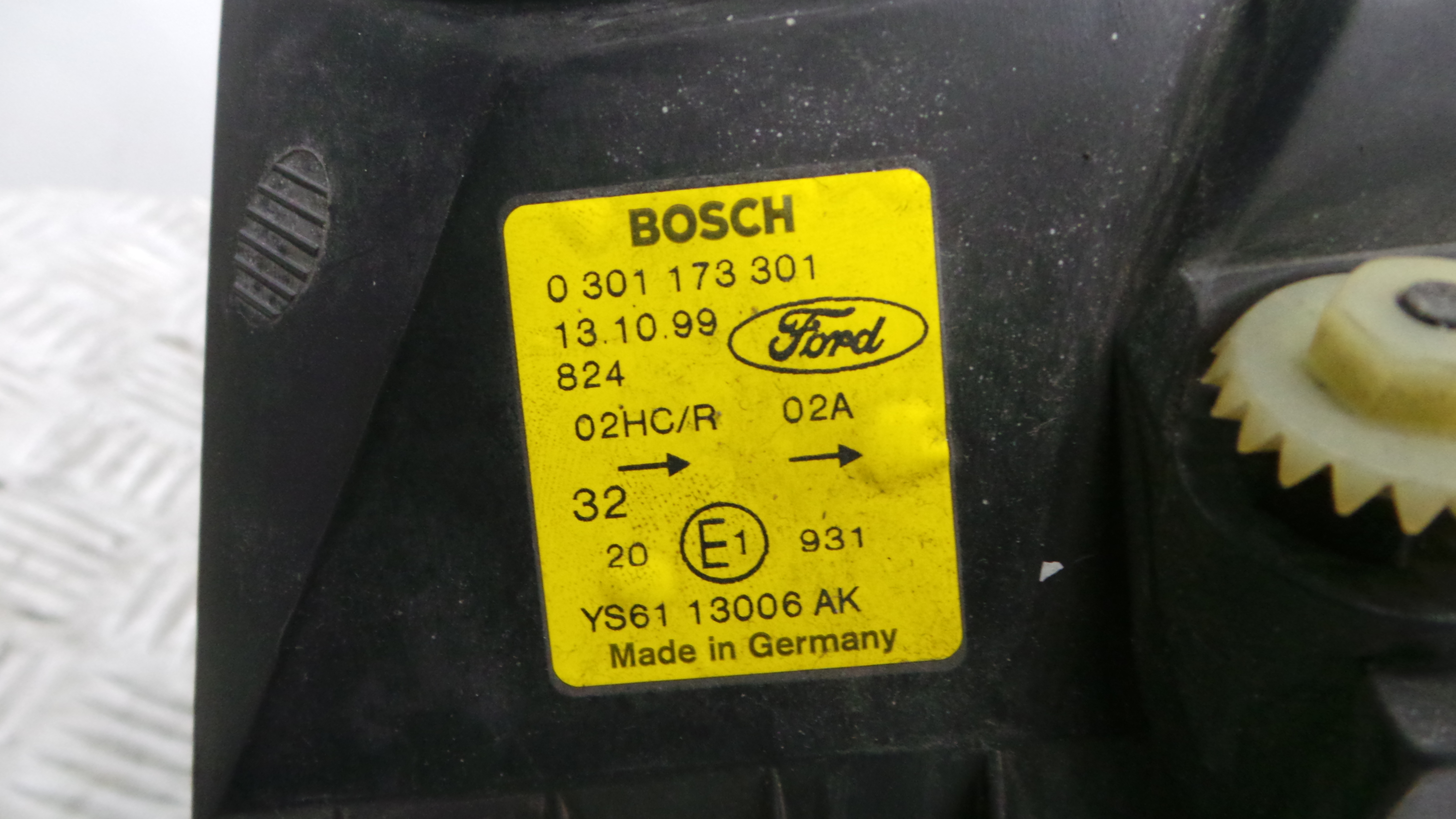 Ótica Esq YS61-13006-AK - FORD FIESTA IV (JA_, JB_), FIESTA Mk IV (JA_, JB_)-33636198