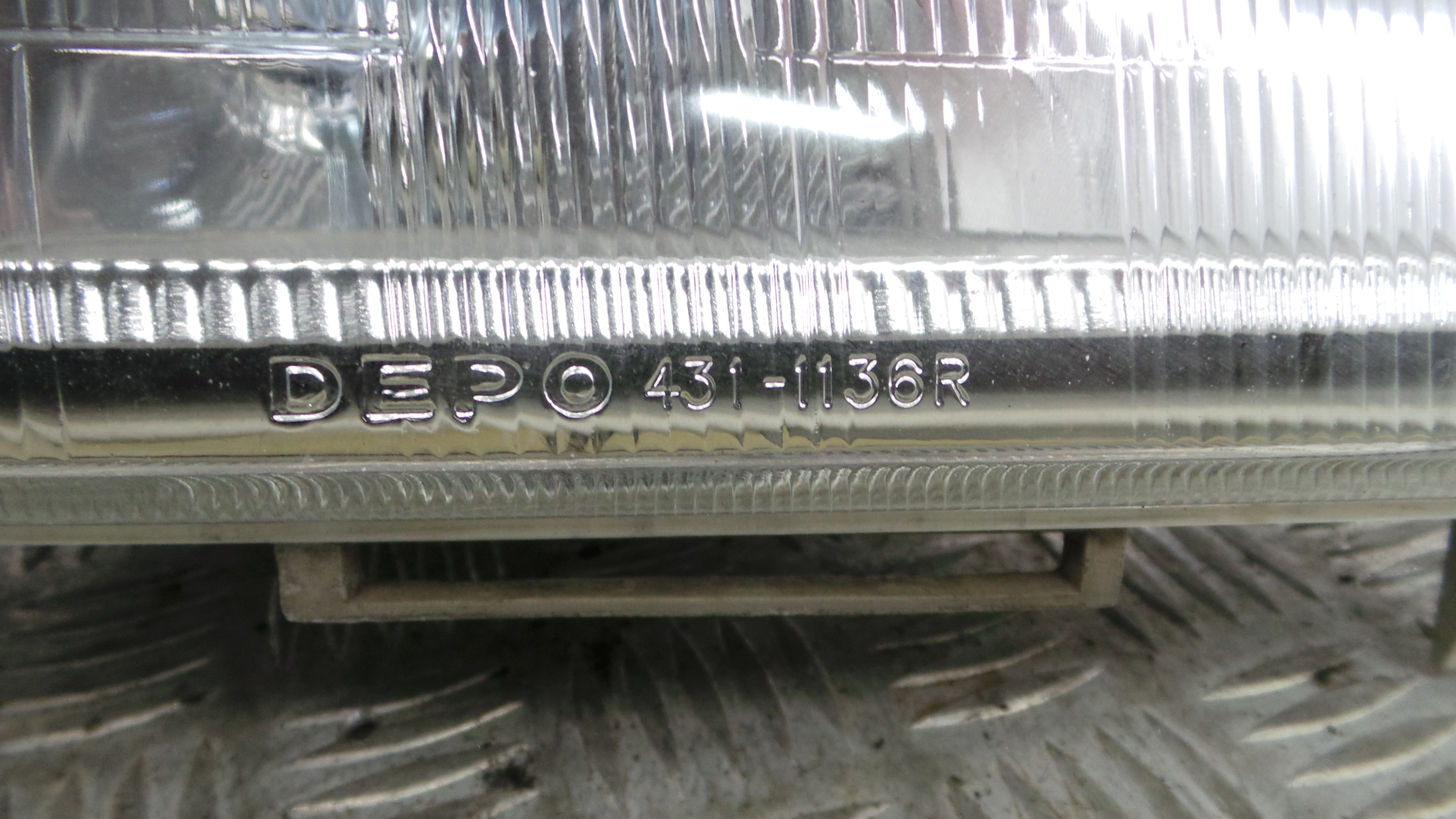 Ótica Dto 431-1136R - FORD TRANSIT Caixa (E_ _), TRANSIT Van (E_ _)-33636263