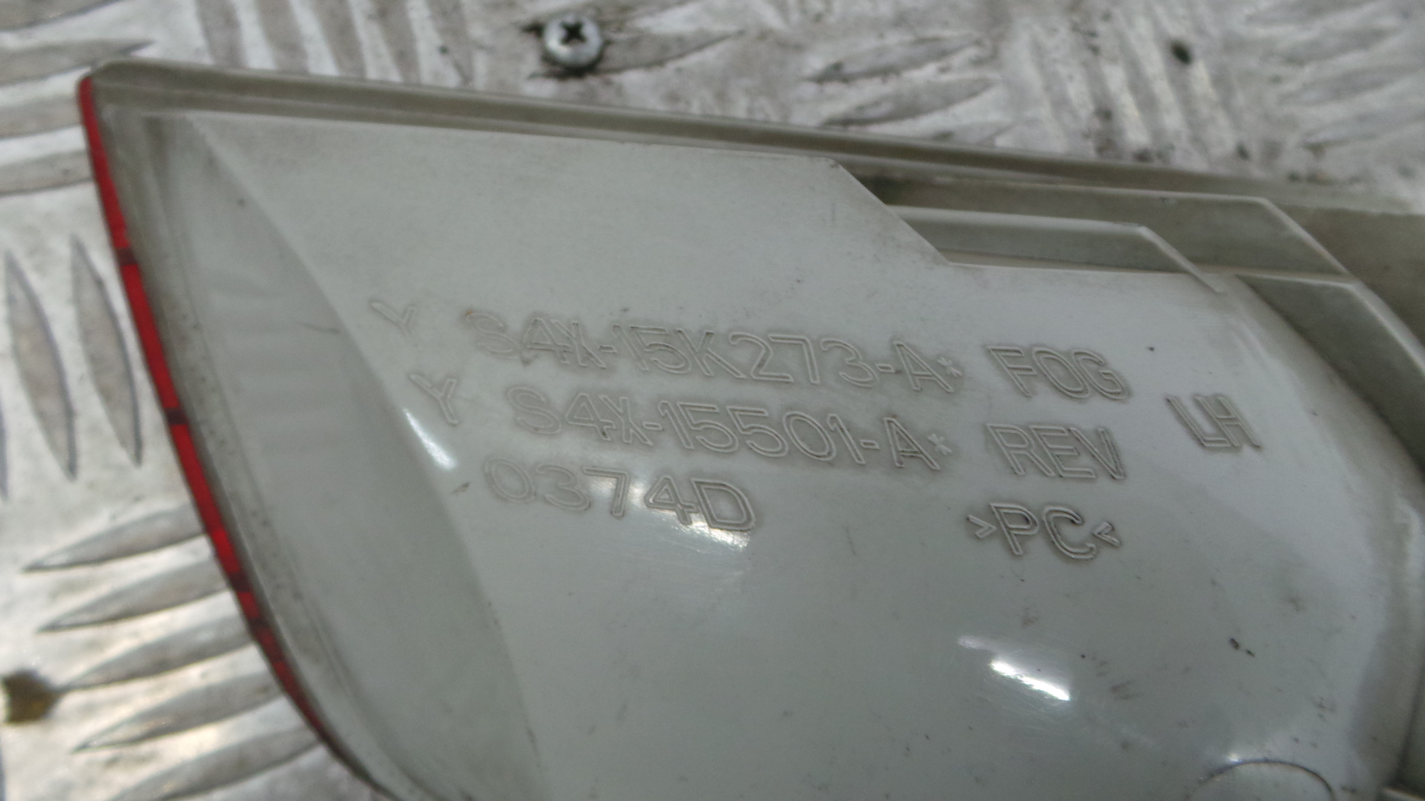 Farolim Nevoeiro Tras Esq  YS4X-15K273-A - FORD FOCUS I (DAW, DBW)-33636303