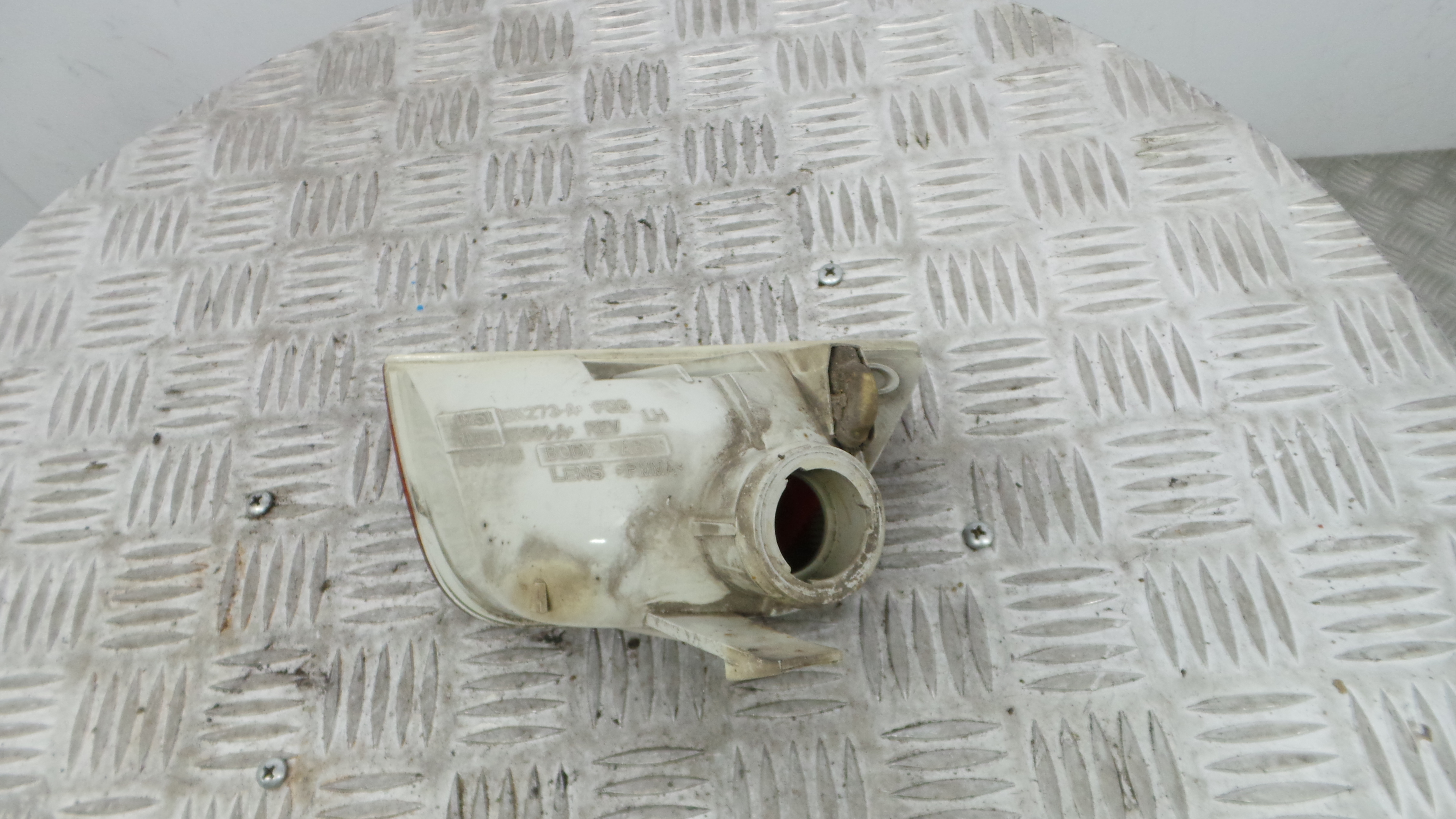 Farolim Nevoeiro Tras Esq  1M51-15K273-A - FORD FOCUS II (DA_, HCP, DP)-33636325