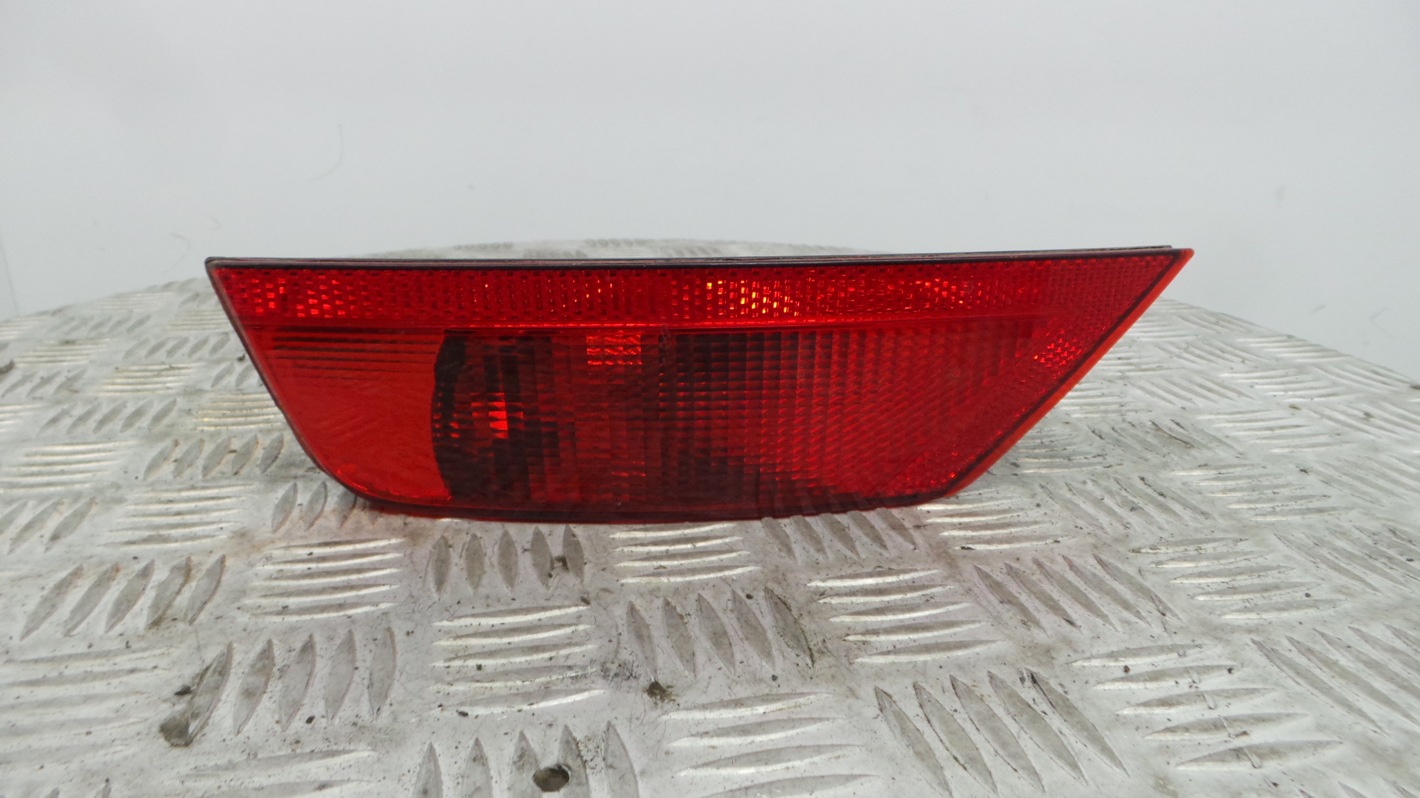 Farolim Nevoeiro Tras Esq  8V41-15K273-AB - FORD FOCUS II (DA_, HCP, DP)-33636332