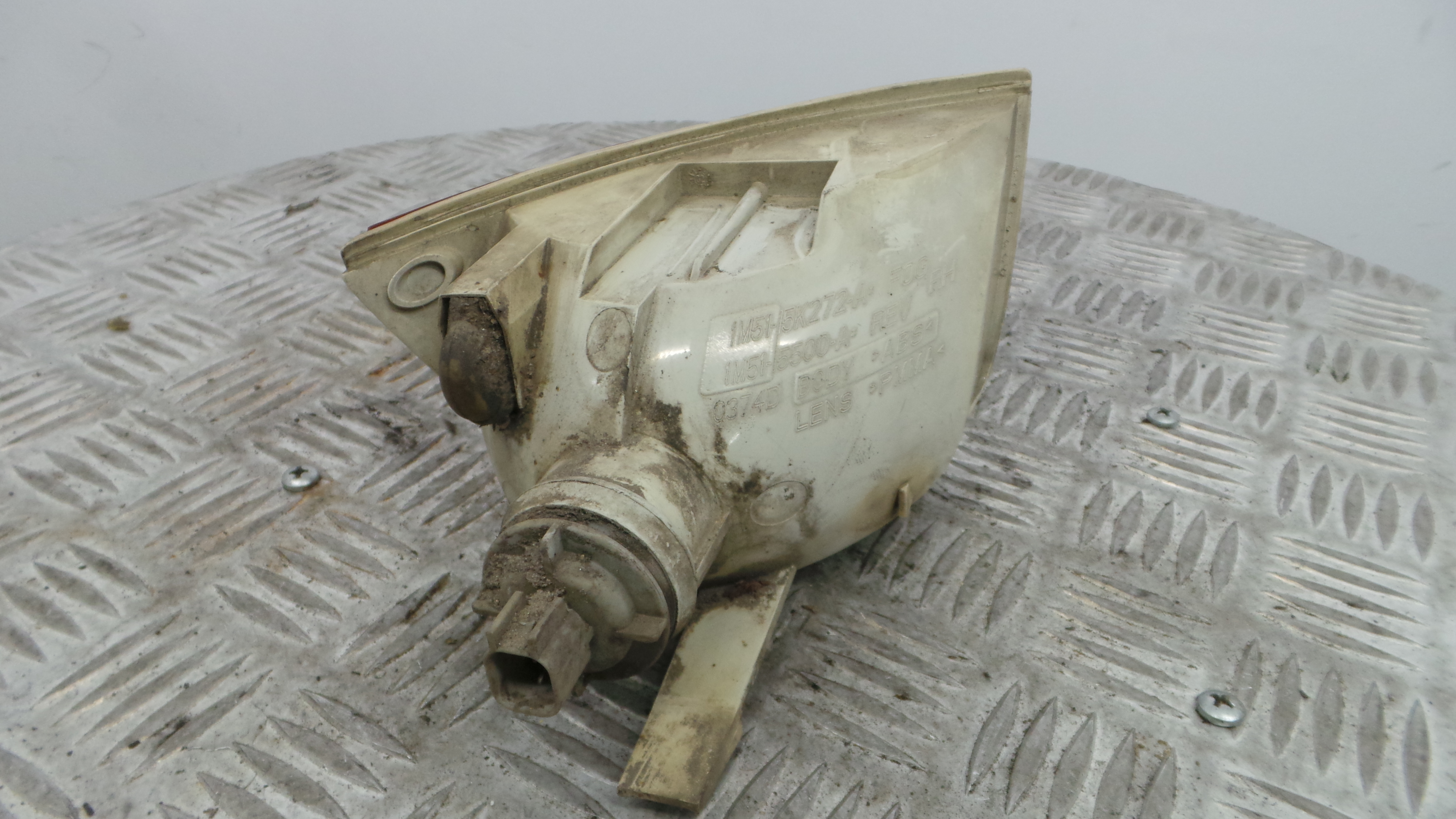 Farolim Nevoeiro Tras Dto 1M51-15K272-A - FORD FOCUS II (DA_, HCP, DP)-33636356