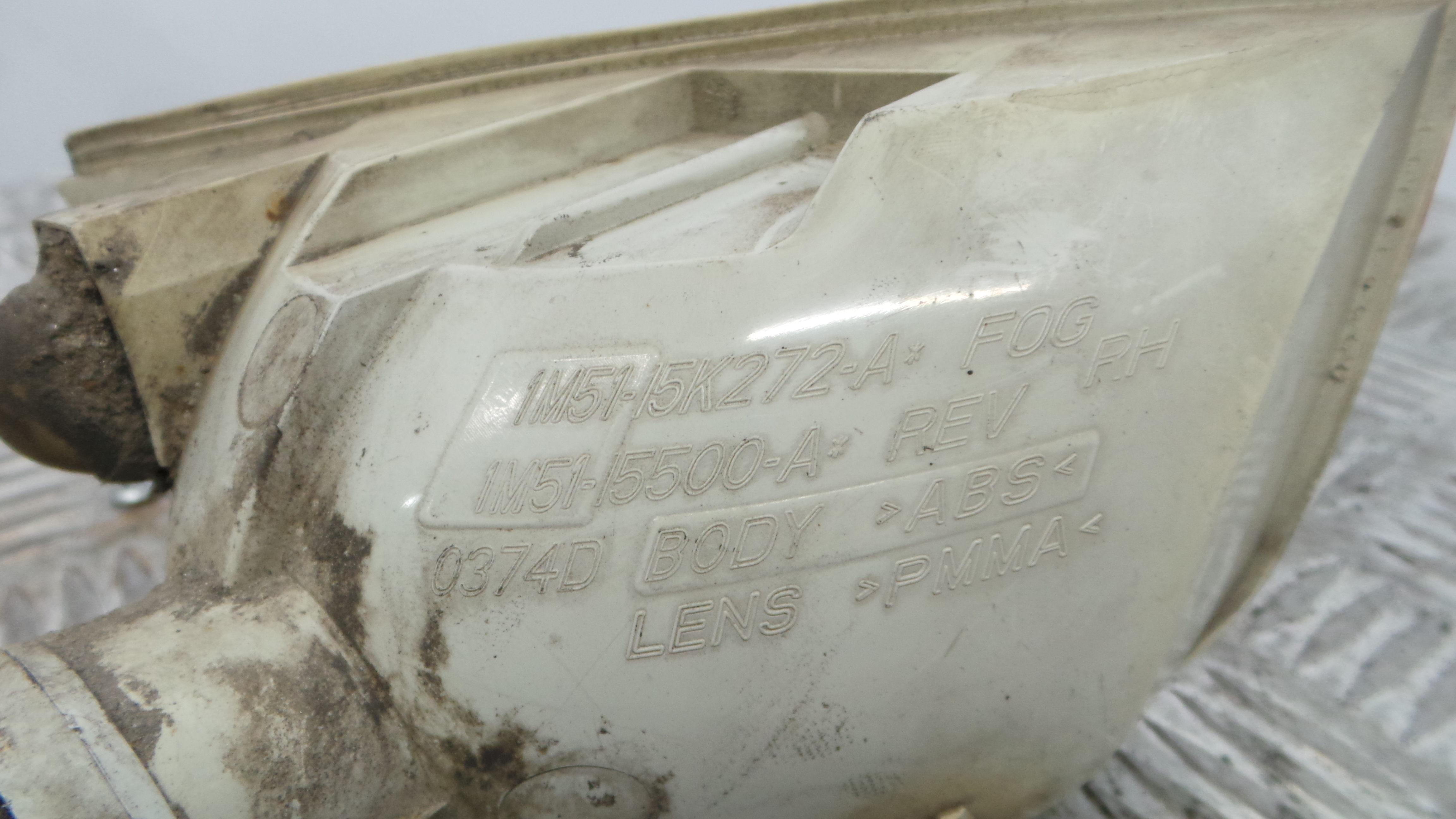 Farolim Nevoeiro Tras Dto 1M51-15K272-A - FORD FOCUS II (DA_, HCP, DP)-33636356