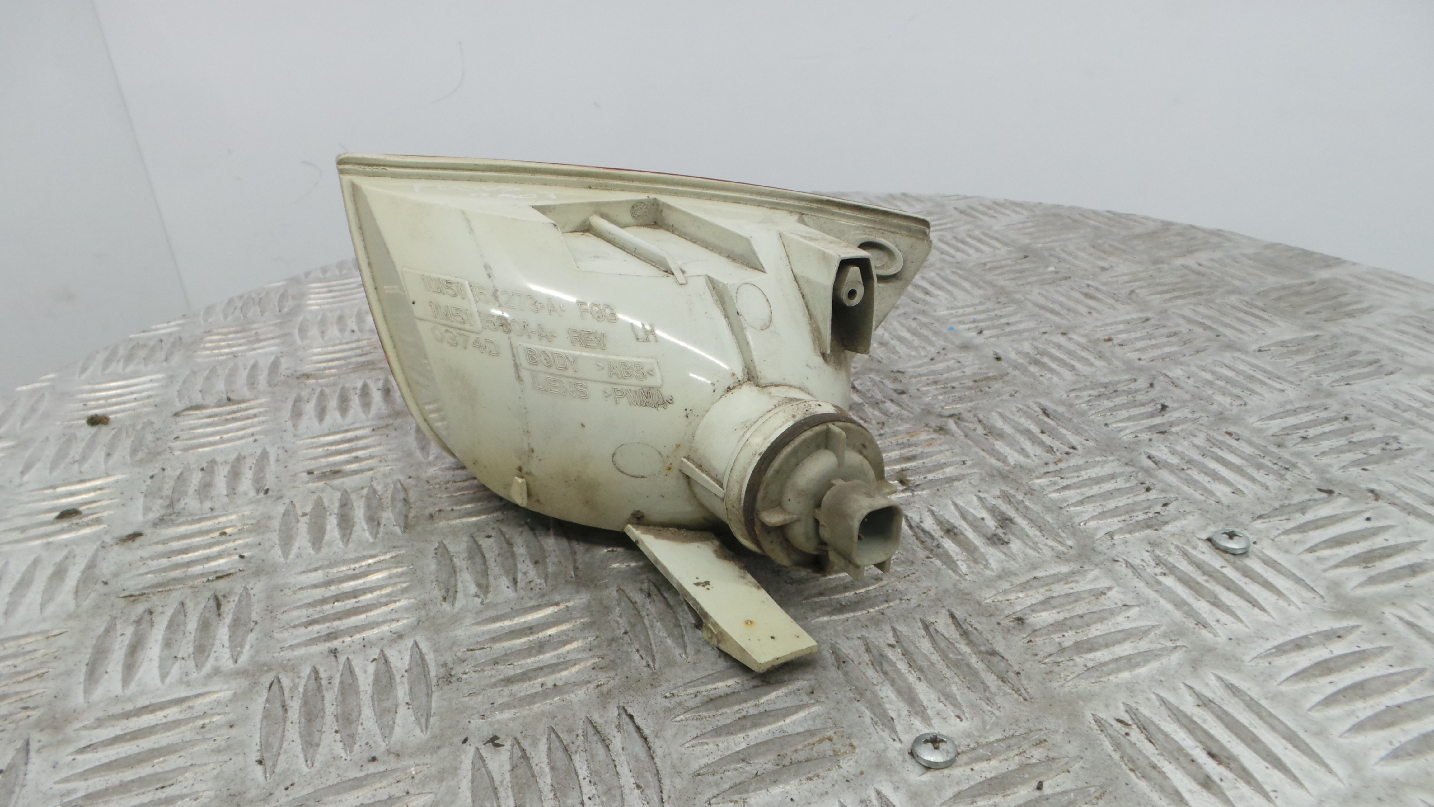 Farolim Nevoeiro Tras Esq 1M51-15K273-A - FORD FOCUS II (DA_, HCP, DP)-33636364