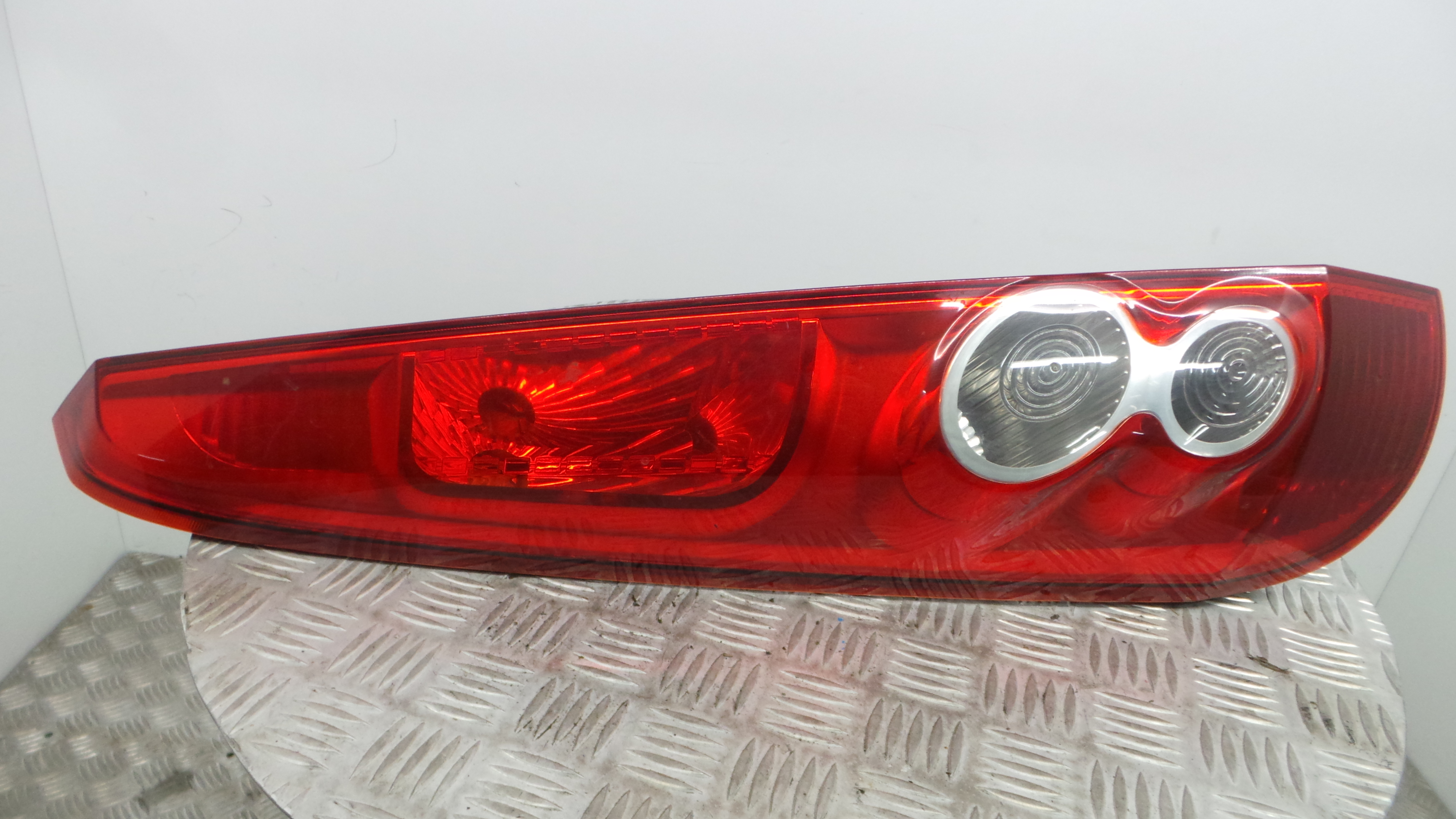 Farolim Stop Esq 6S61-13405-A - FORD FIESTA V (JH_, JD_)-33636391