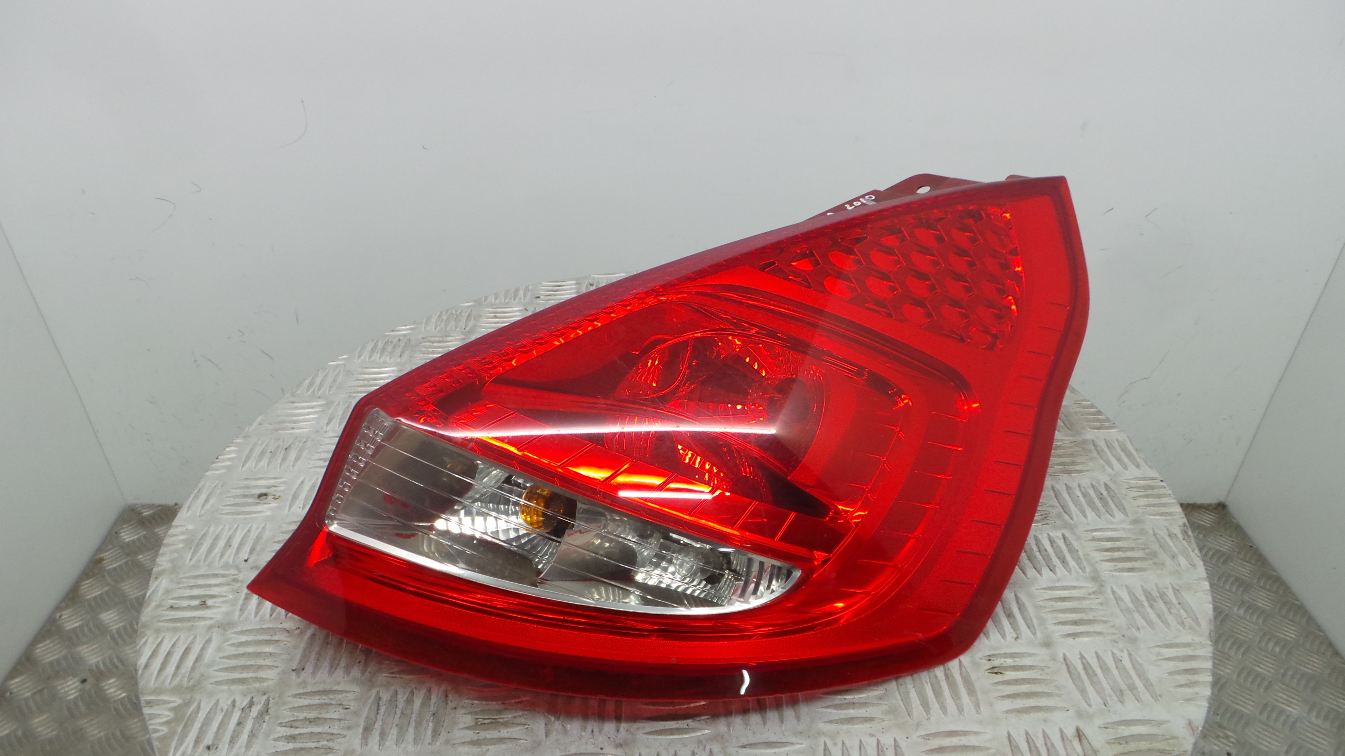 Farolim Stop Dto 8A61-13404-A - FORD FIESTA VI (CB1, CCN)-33636772 Farolim Stop Dto 8A61-13404-A - FORD FIESTA VI (CB1, CCN)-33636772