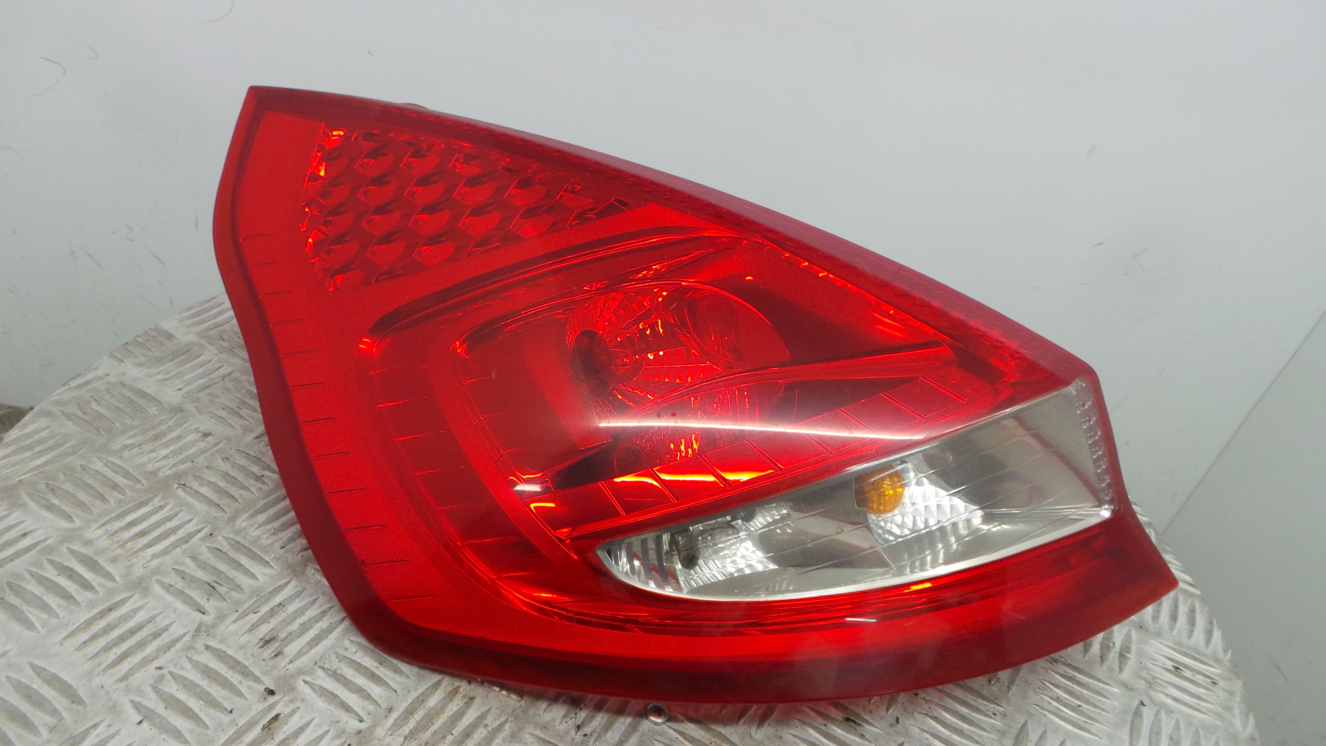 Farolim Stop Esq 8A61-13405-A - FORD FIESTA VI (CB1, CCN)-33636777