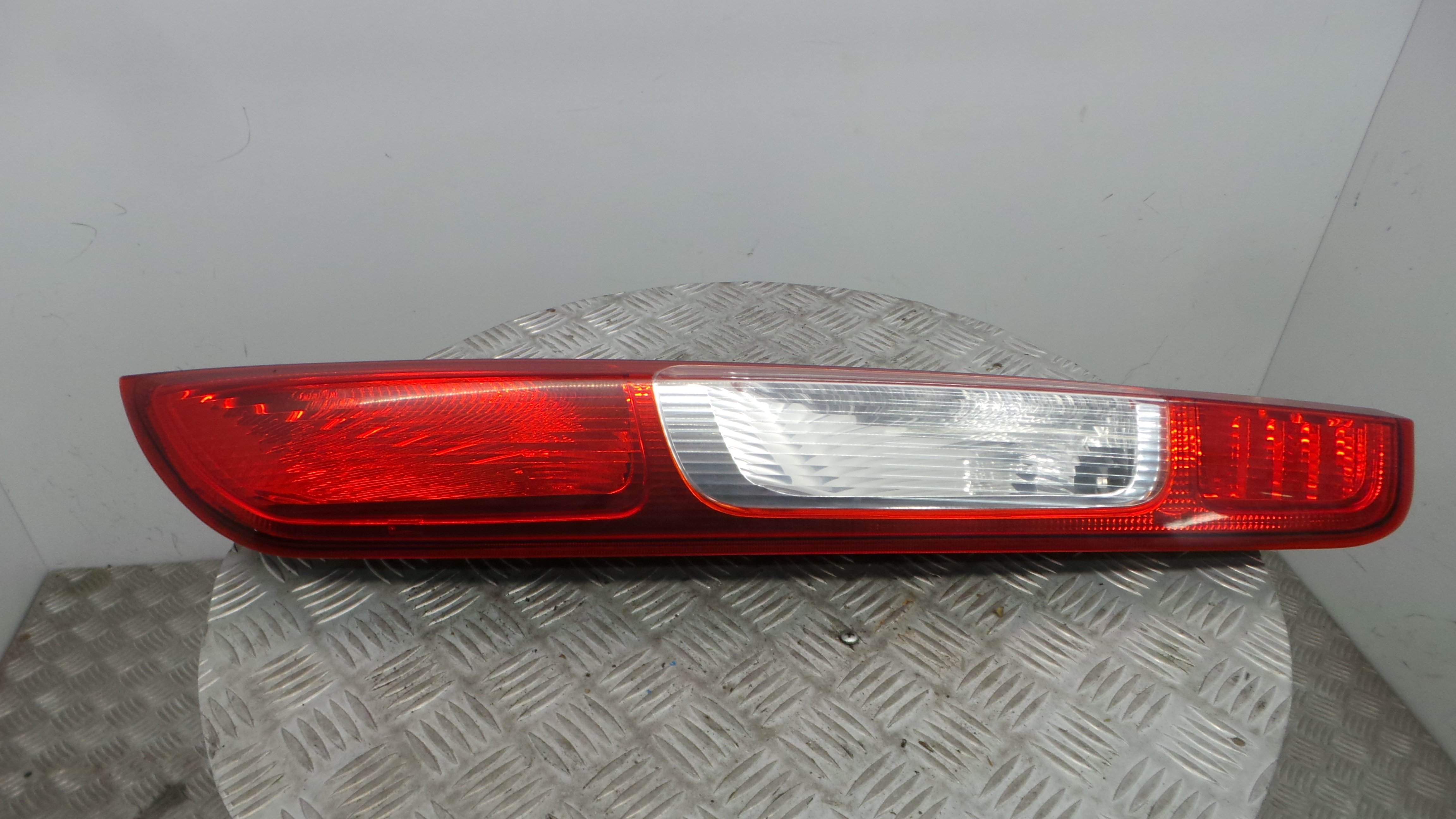 Farolim Stop Dto 4M51-13404-A - FORD FOCUS II (DA_, HCP, DP)-33636802