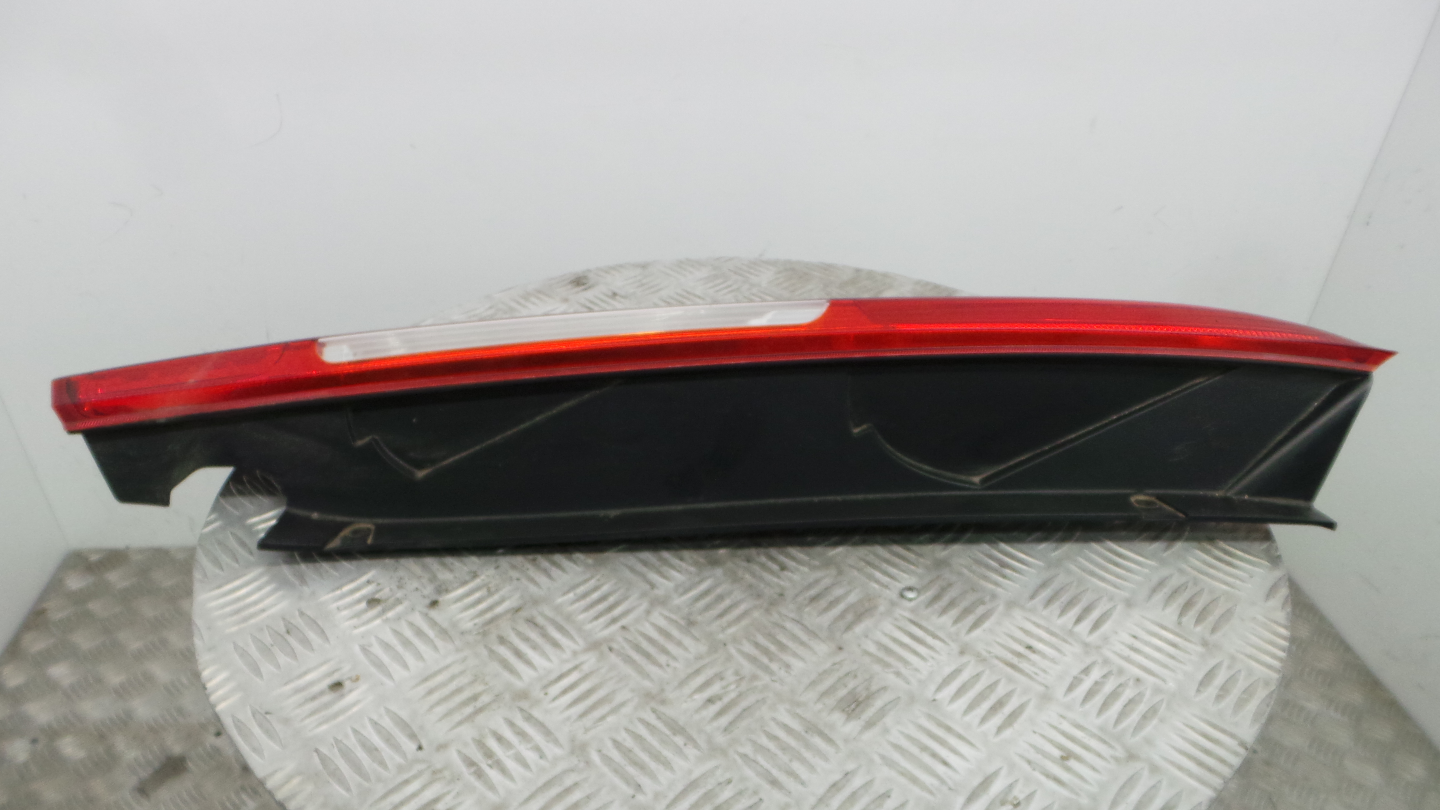 Farolim Stop Dto 4M51-13404-A - FORD FOCUS II (DA_, HCP, DP)-33636802