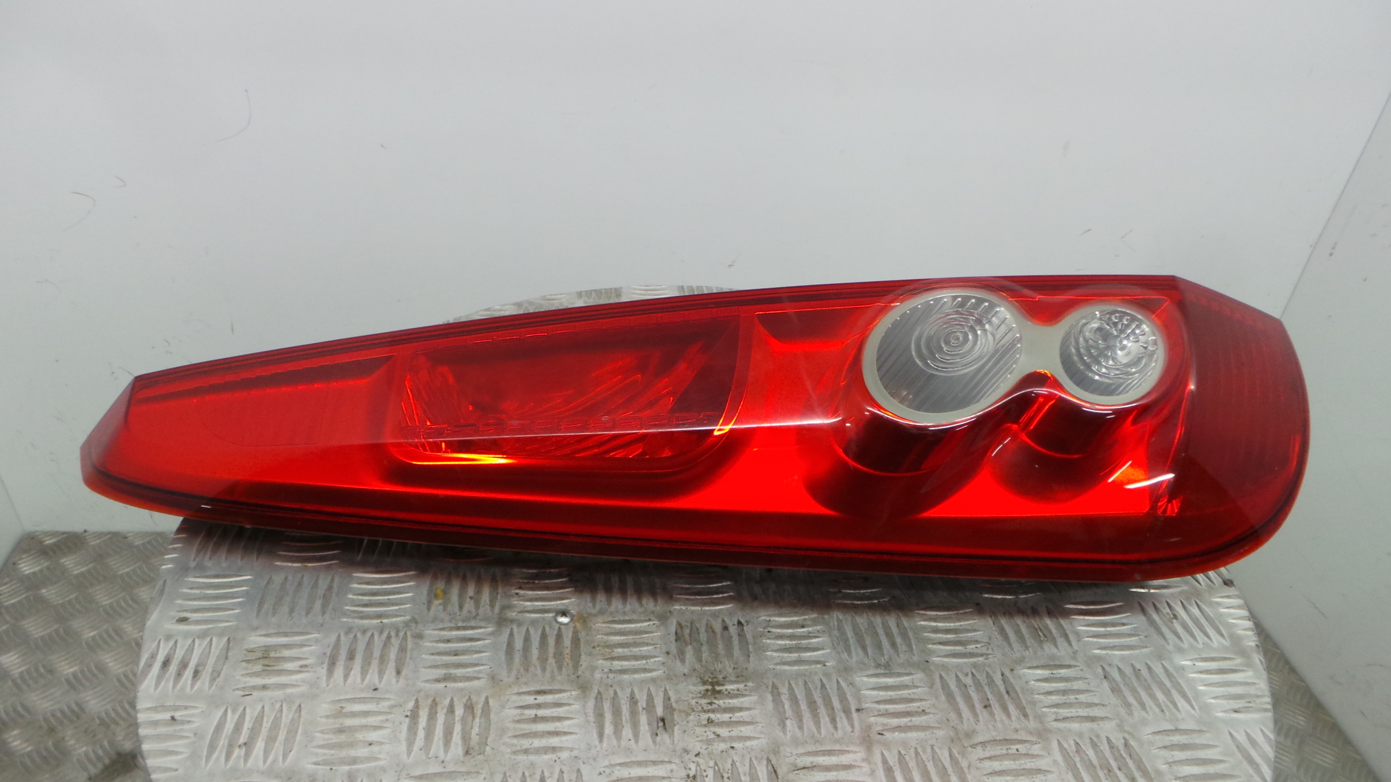 Farolim Stop Esq 6S61-13405-A - FORD FIESTA V (JH_, JD_)-33636827