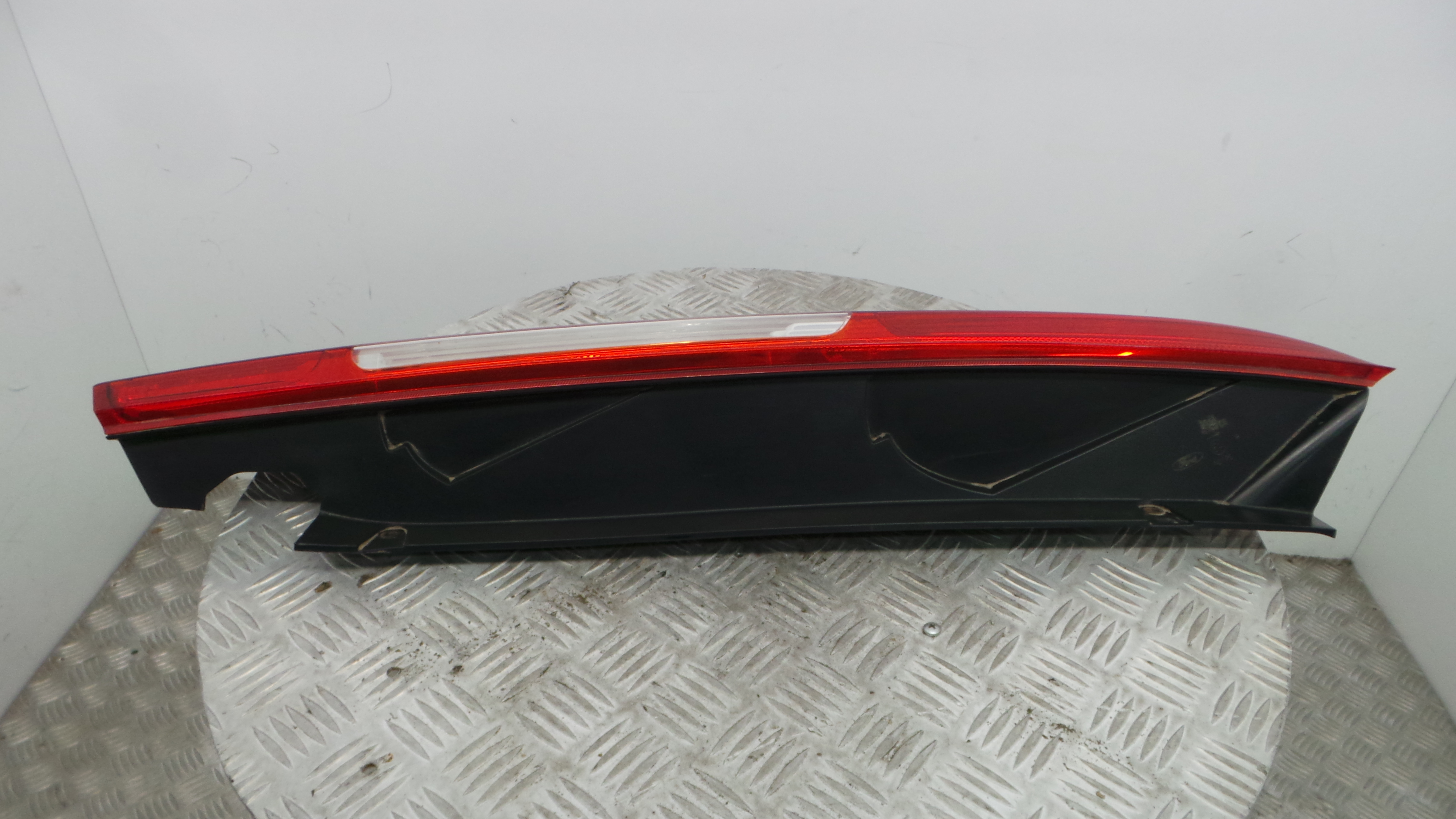 Farolim Stop Dto 4M51-13404-A - FORD FOCUS II (DA_, HCP, DP)-33636836