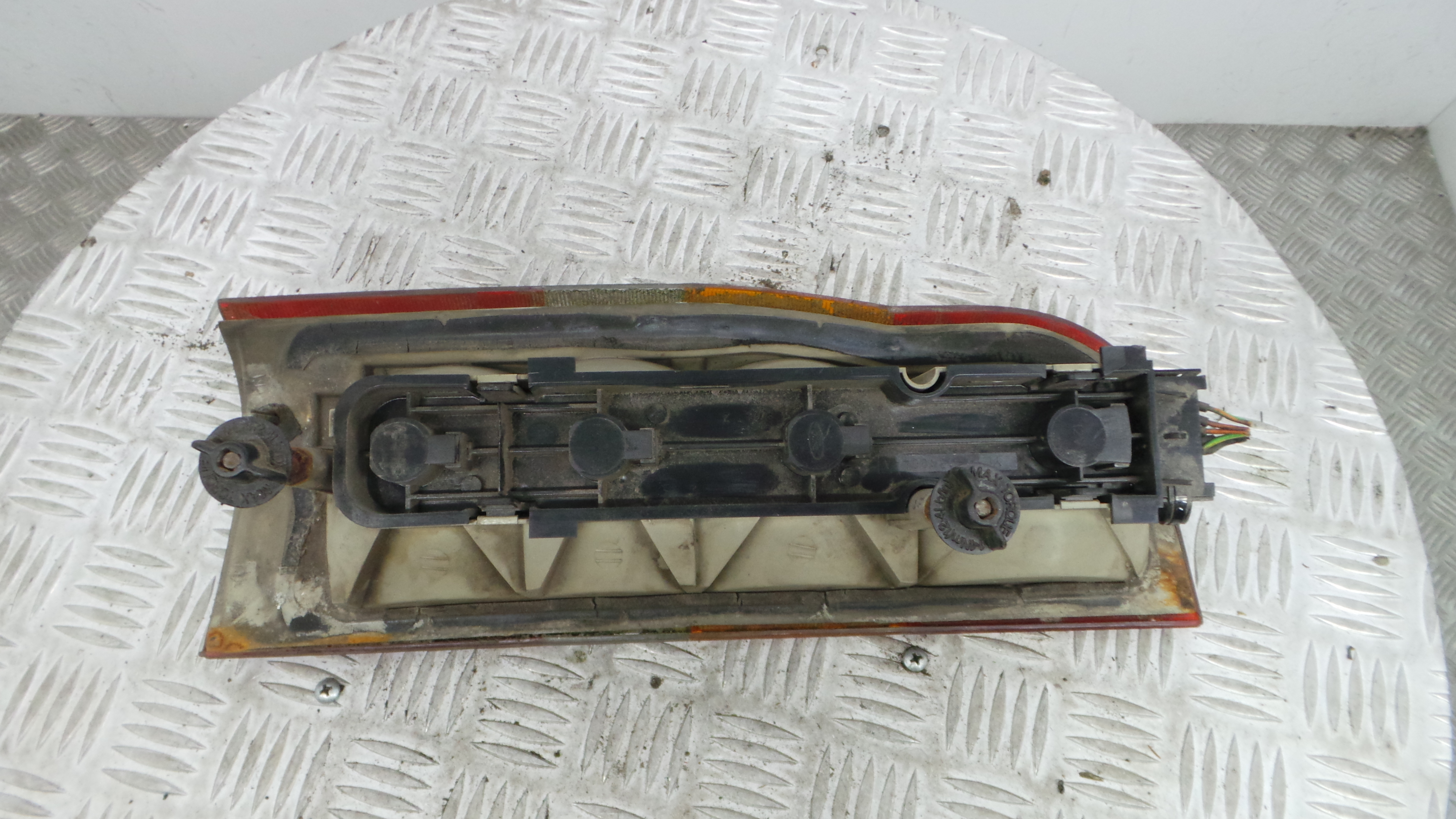 Farolim Stop Dto 01-431-1933-R-R - FORD TRANSIT Caixa (FA_ _), TRANSIT Van (FA_ _)-33636840