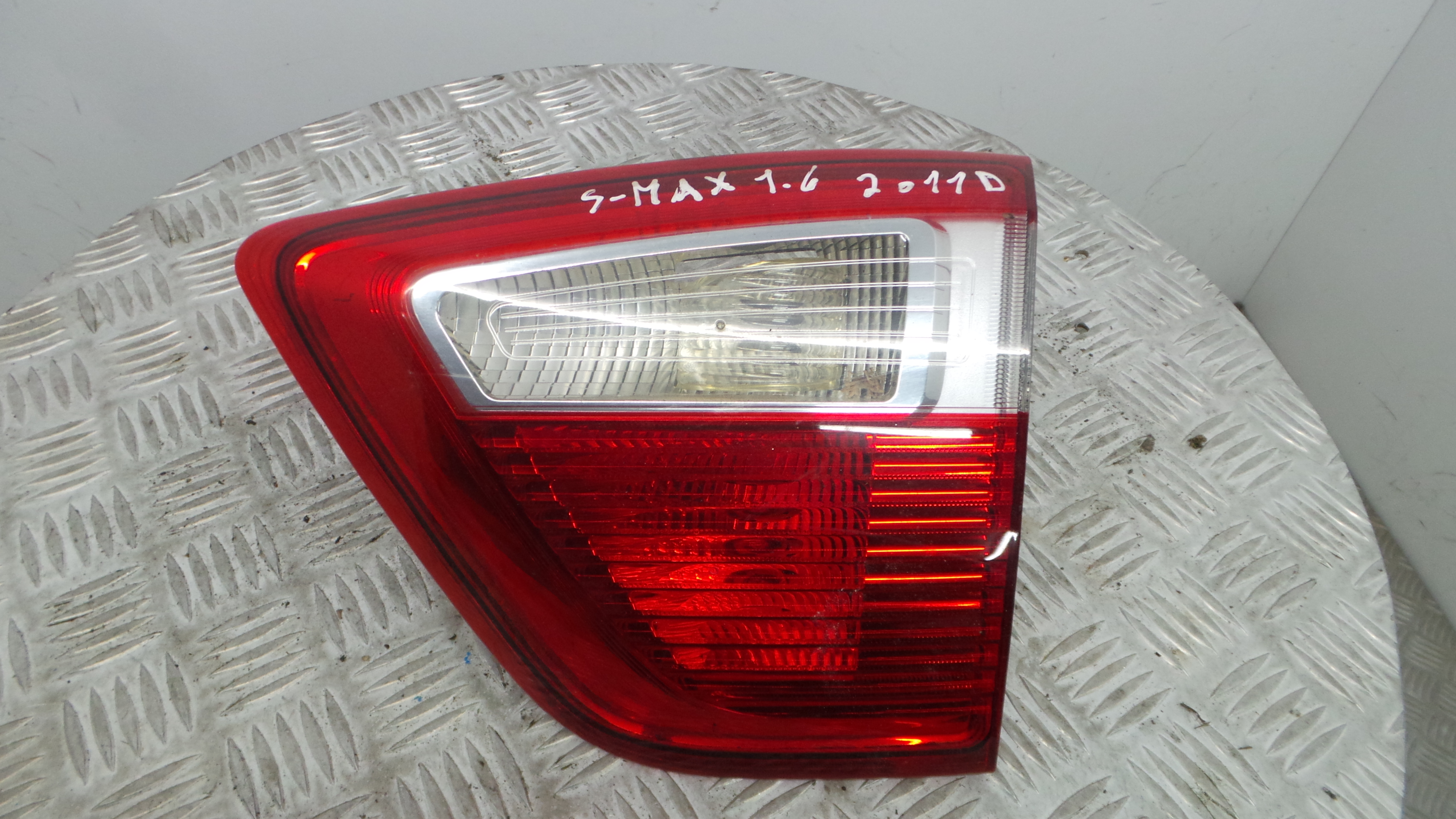 Farolim Mala Trás Dto AM51-13A602-BC - FORD C-MAX II (DXA/CB7, DXA/CEU)-33636850
