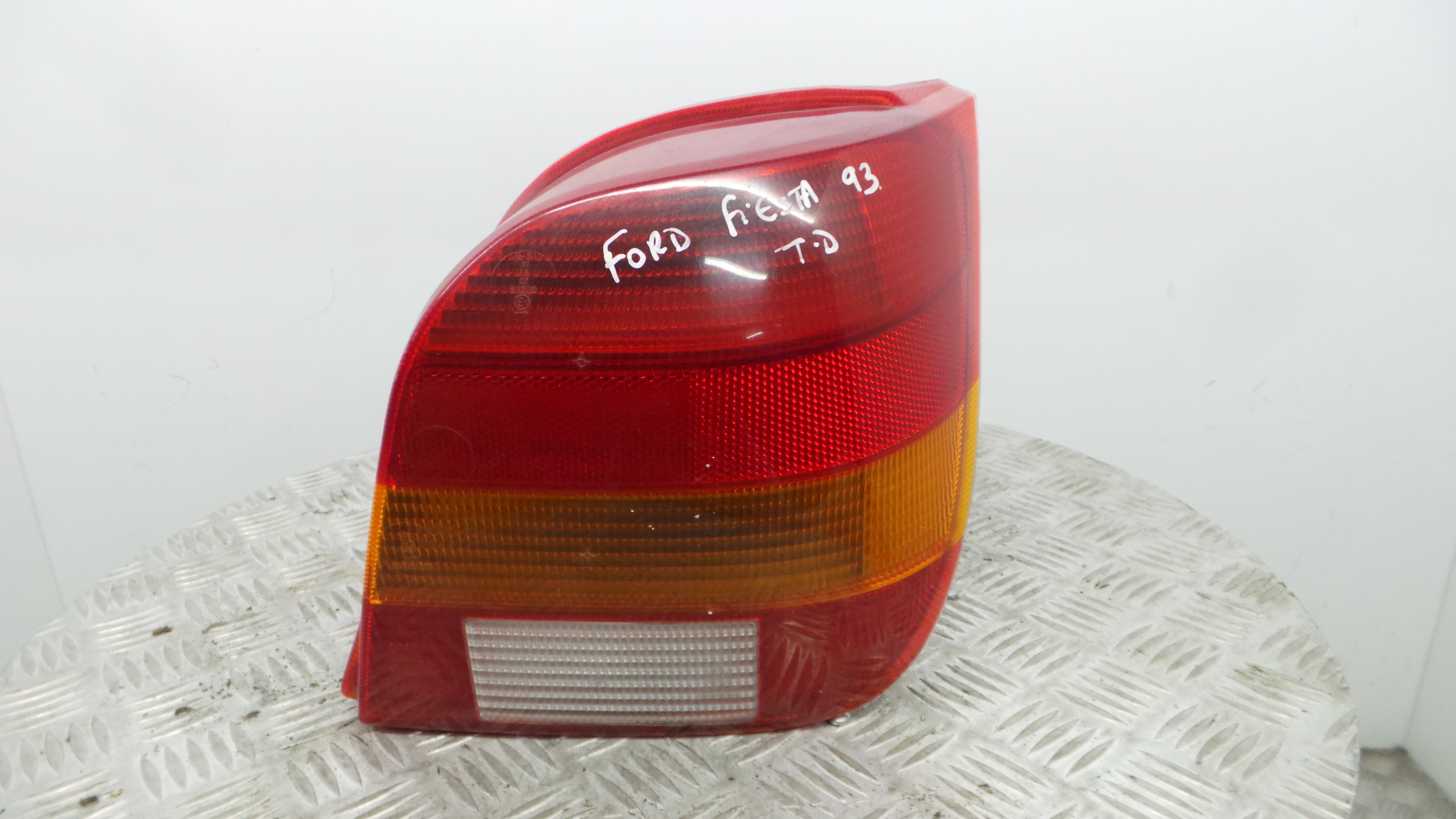 Farolim Stop Dto 89FG-13A602-BB - FORD FIESTA III (GFJ), FIESTA Mk III (GFJ)-33636882 Farolim Stop Dto 89FG-13A602-BB - FORD FIESTA III (GFJ), FIESTA Mk III (GFJ)-33636882