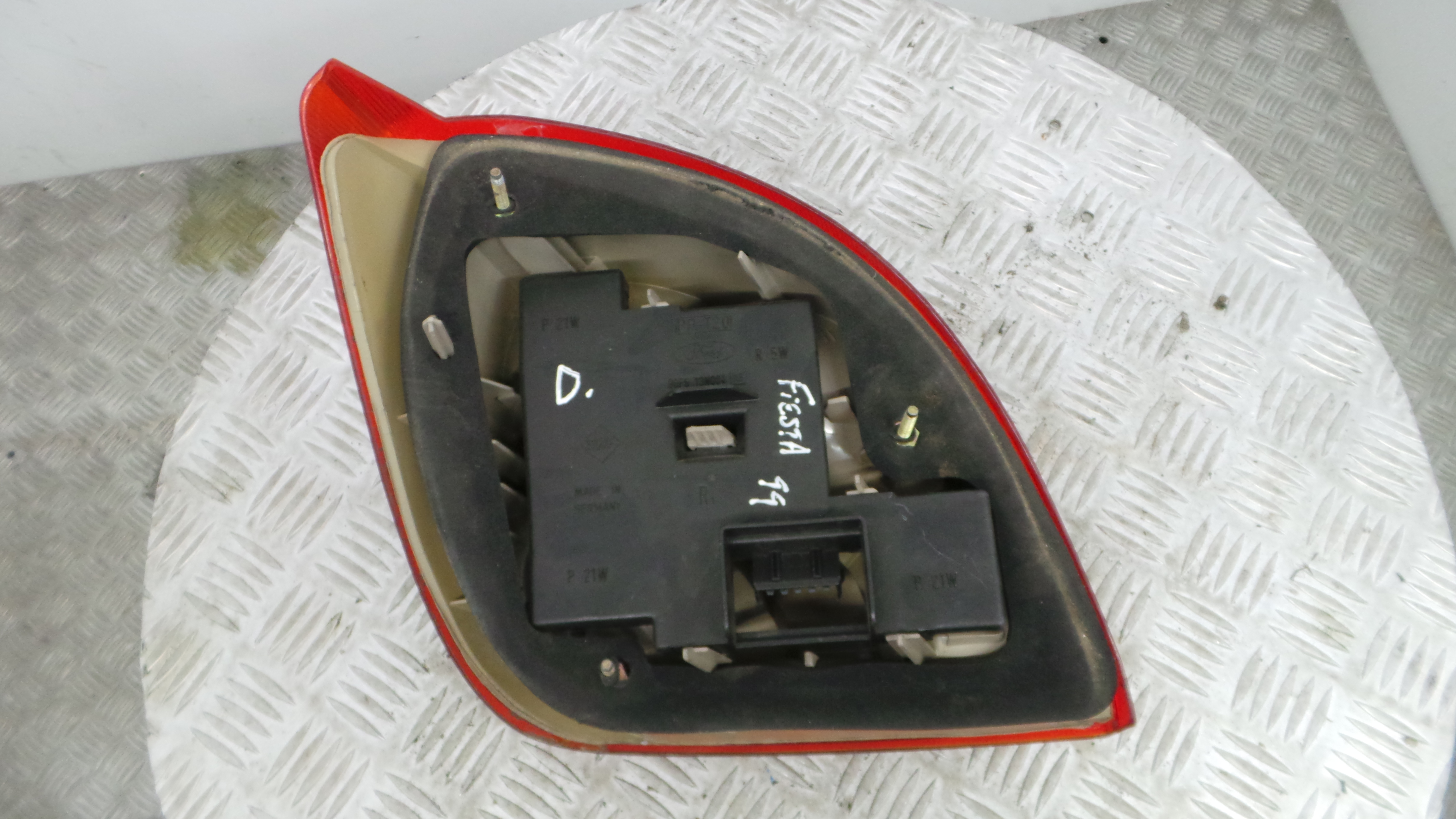 Farolim Stop Dto 96FG-13N004-AB - FORD FIESTA IV (JA_, JB_), FIESTA Mk IV (JA_, JB_)-33636897