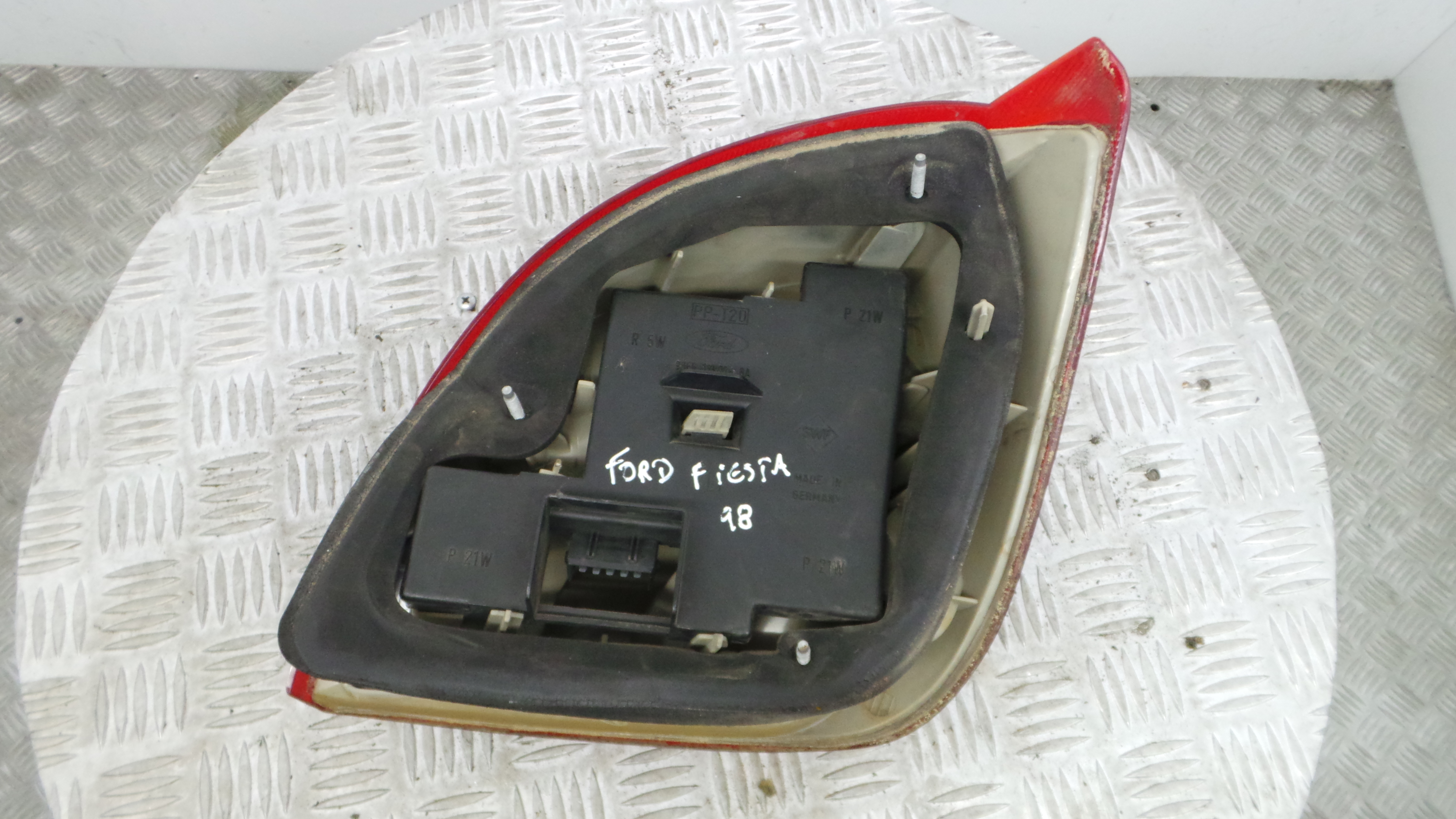 Farolim Stop Esq 01-431-1919L-R - FORD FIESTA IV (JA_, JB_), FIESTA Mk IV (JA_, JB_)-33636907