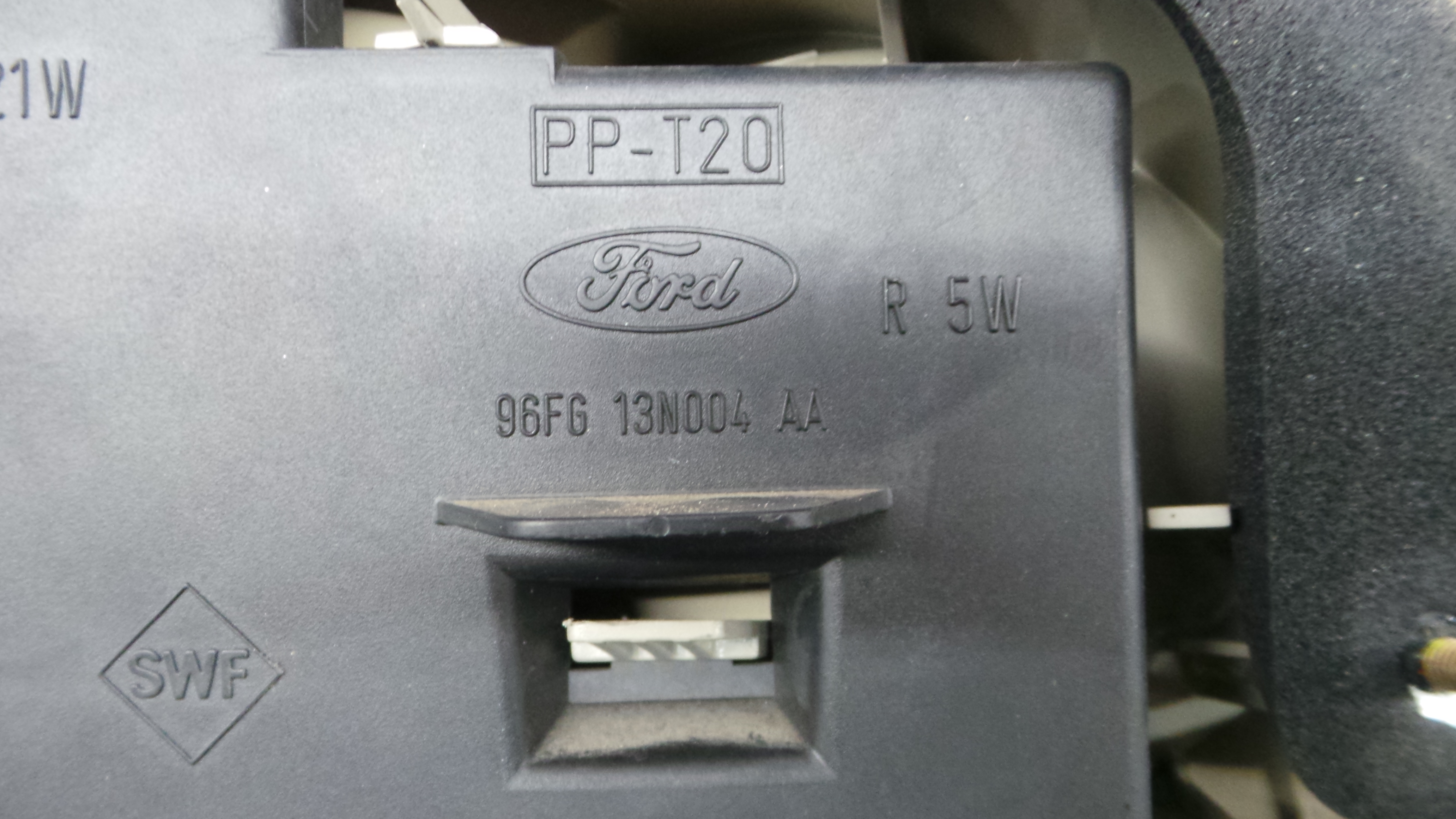 Farolim Stop Dto 96FG-13N004-AA - FORD FIESTA IV (JA_, JB_), FIESTA Mk IV (JA_, JB_)-33636913