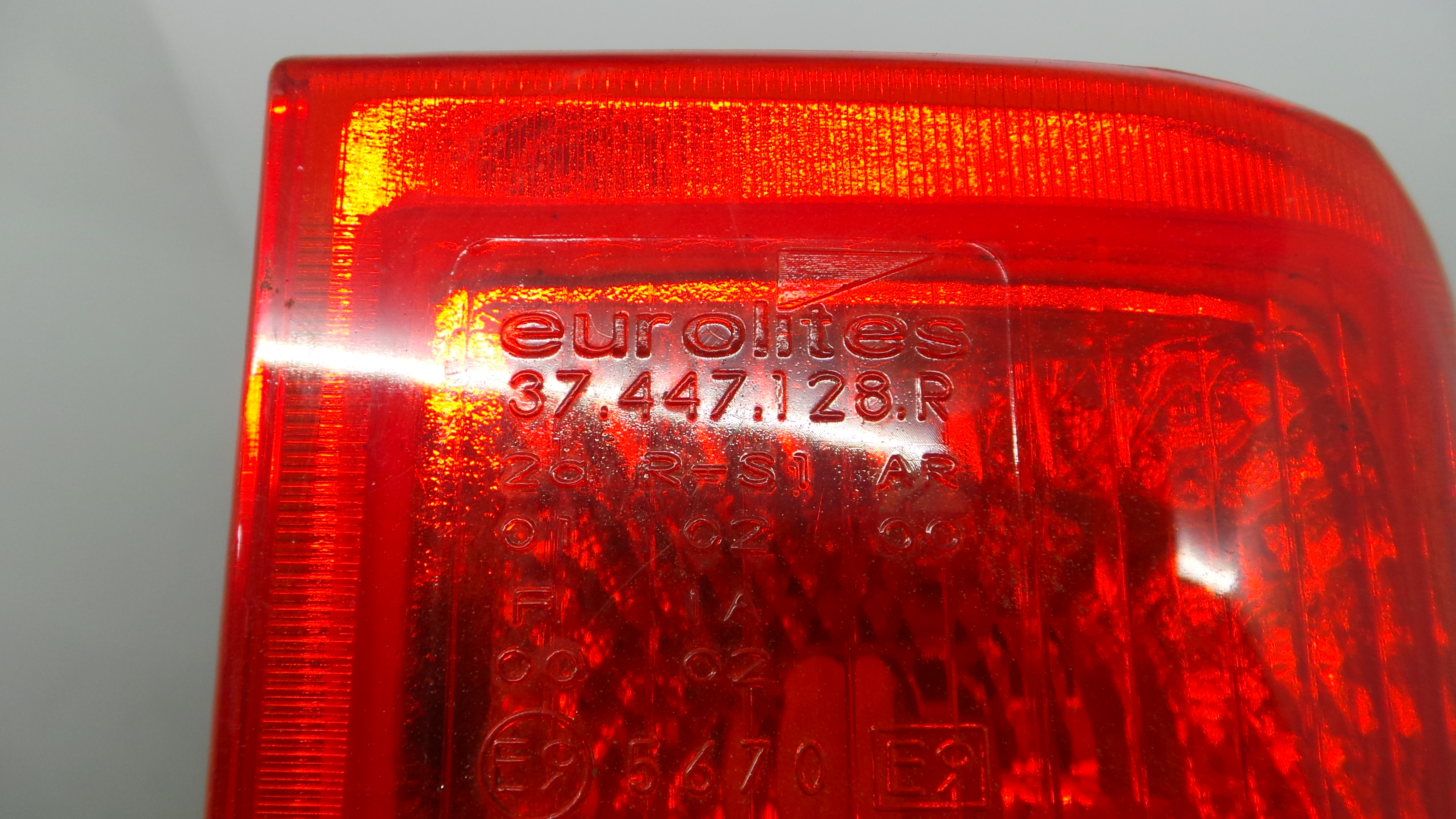 Farolim Stop Dto 37.447.128.R - FORD TRANSIT Caixa (FA_ _), TRANSIT Van (FA_ _)-33636928